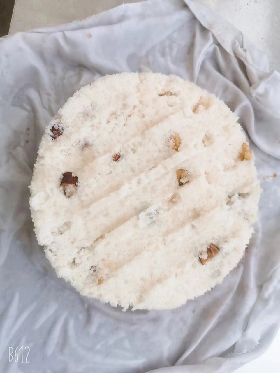 关于崇明特产之崇明糕 新糯米,新,玉堂白砂糖,新疆灰枣,新疆核桃为主.