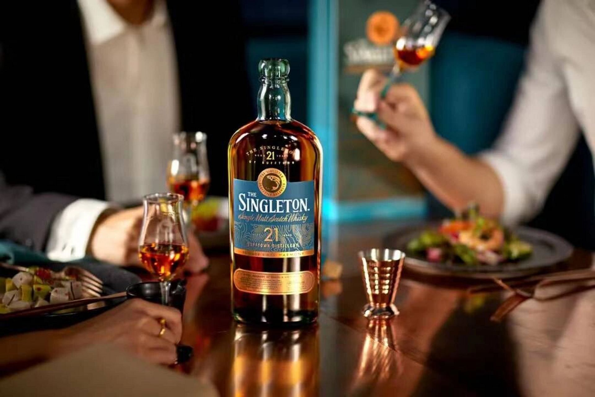 苏格登达夫镇 21年麦芽威士忌焕新包装上市 近期,帝亚吉欧集团苏格登