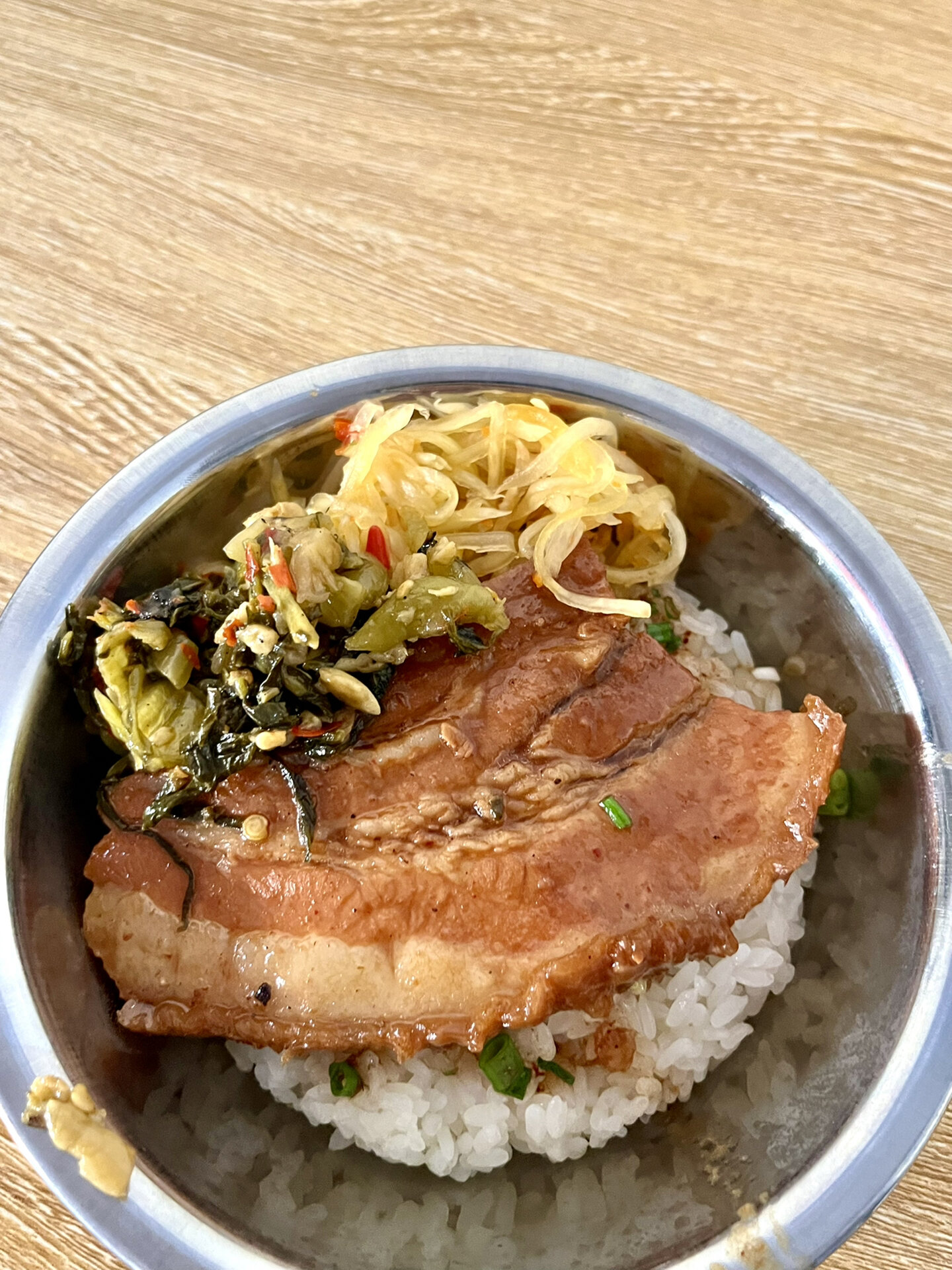 这是我吃的第四家扣肉糯米饭!