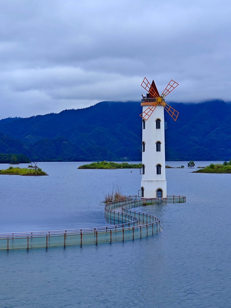 令人惊艳的千岛湖,宿建德江 千岛湖的秋天,入住美式豪华湖景房,登天娱