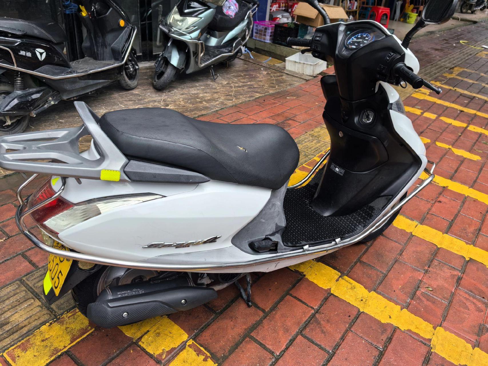 新到15年五羊本田睿御110,成色极品!本田当家esp发动机.