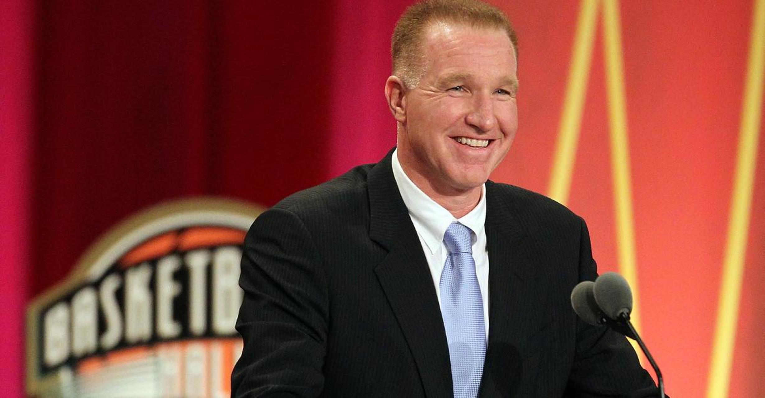 官方:祝福名宿克里斯-穆林60岁生日快乐  北京时间7月31日,今日联盟