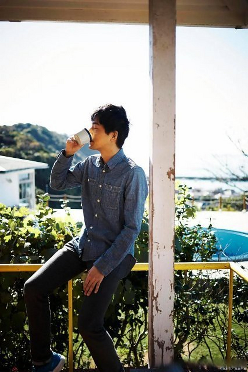 《低维度"鸡皮蒜毛",中维度"积极向上",高维度"海阔天空"》低维度"