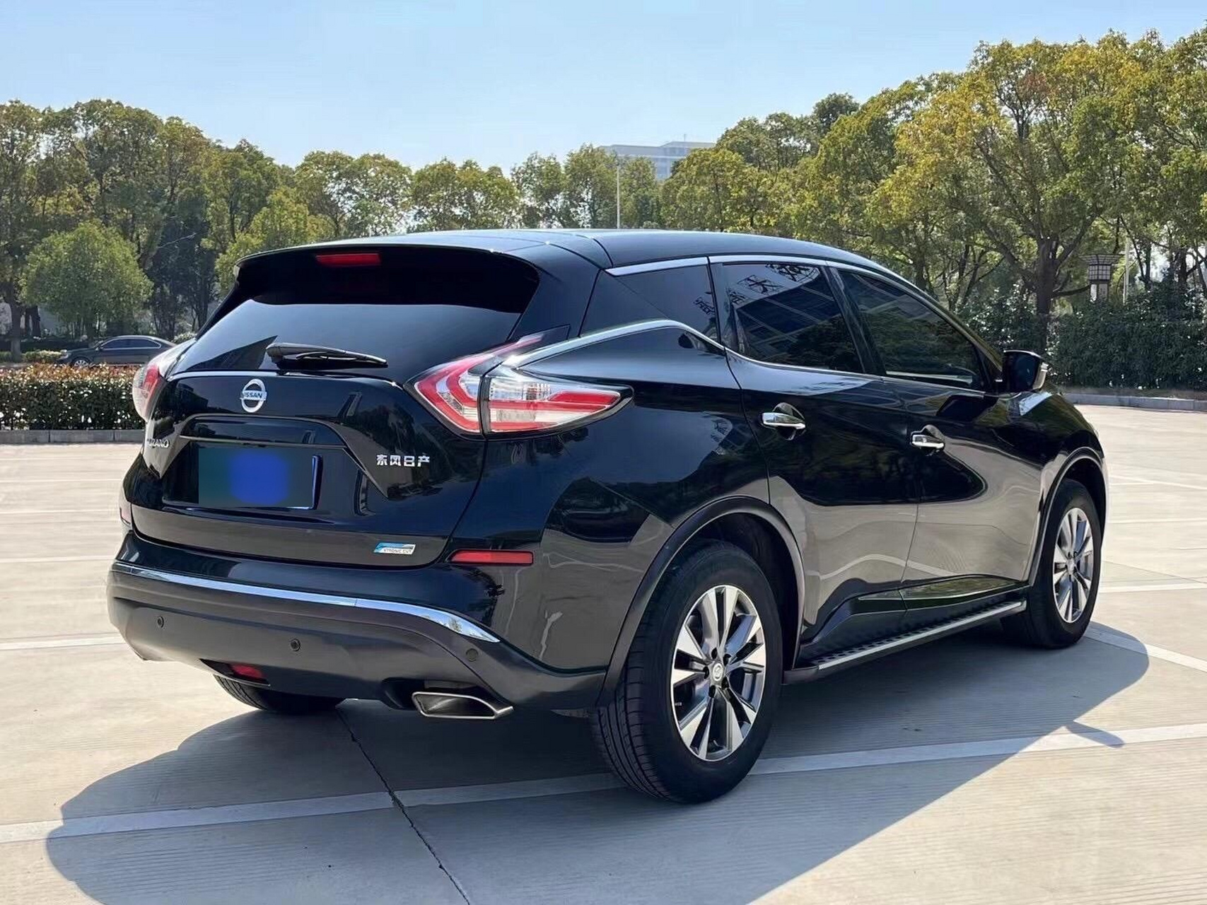 新到:21年大型suv日产楼兰,2.