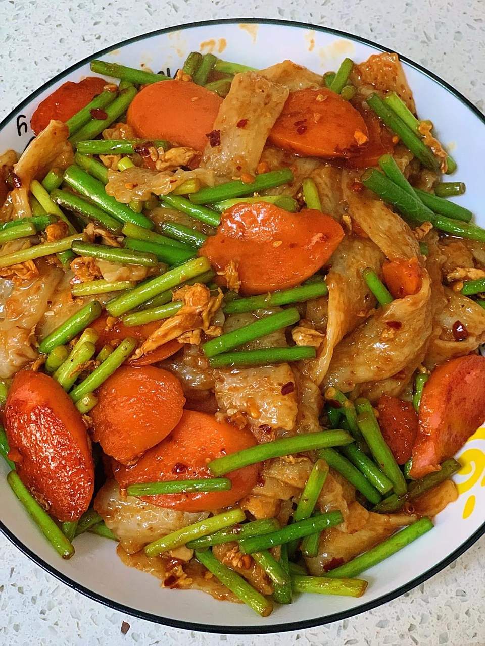 牛筋面炒着吃黏糊糊的很下饭!