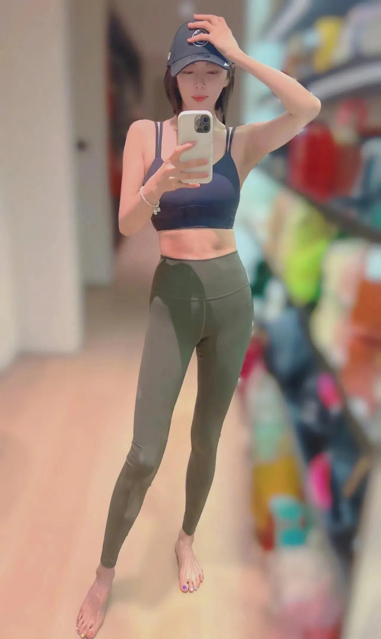 张雨绮真的好美,身材好棒!  身高166厘米,体重105斤,三围是89,61,89.