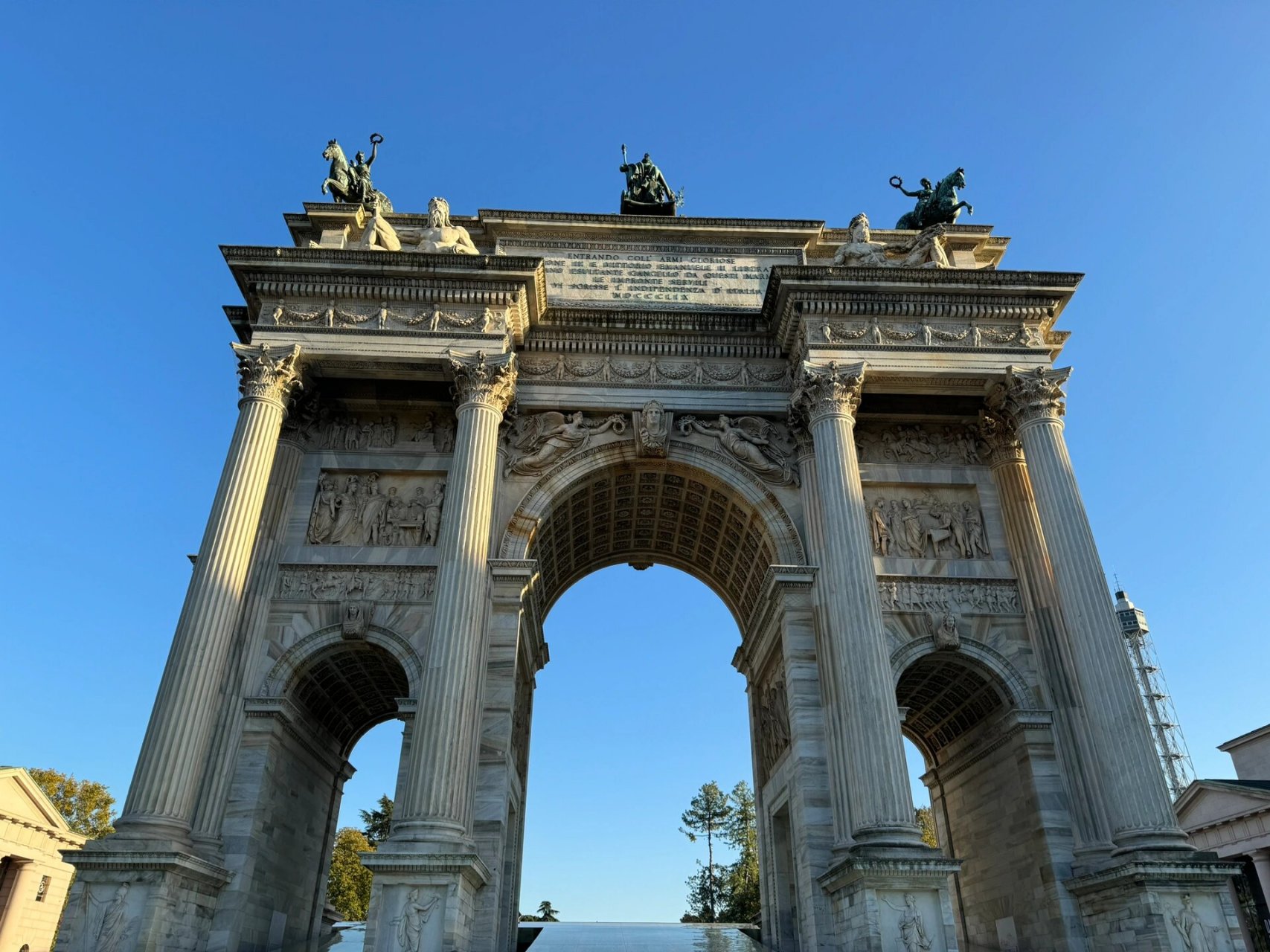 和平门9495森皮奥内公园 99米兰凯旋门位于斯福尔扎城堡内侧的