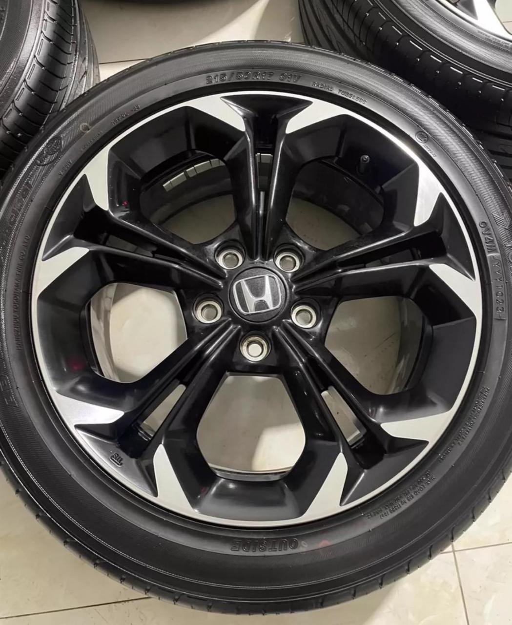 十一代本田思域燃动版花瓣原厂轮毂带胎