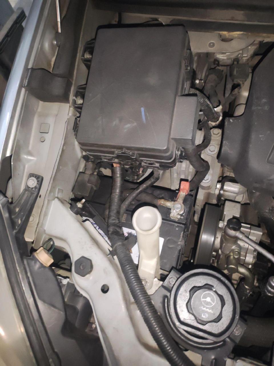 别克gl8更换蓄电池是真的麻烦95又是拆保险盒又是拆电脑版的并且还