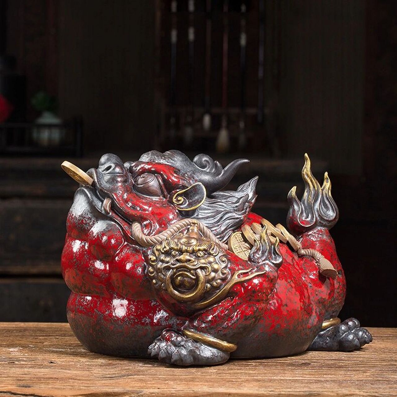 你还不信 金蟾是有分款式的,一种是招财金蟾,一种是吸财金蟾,摆放的