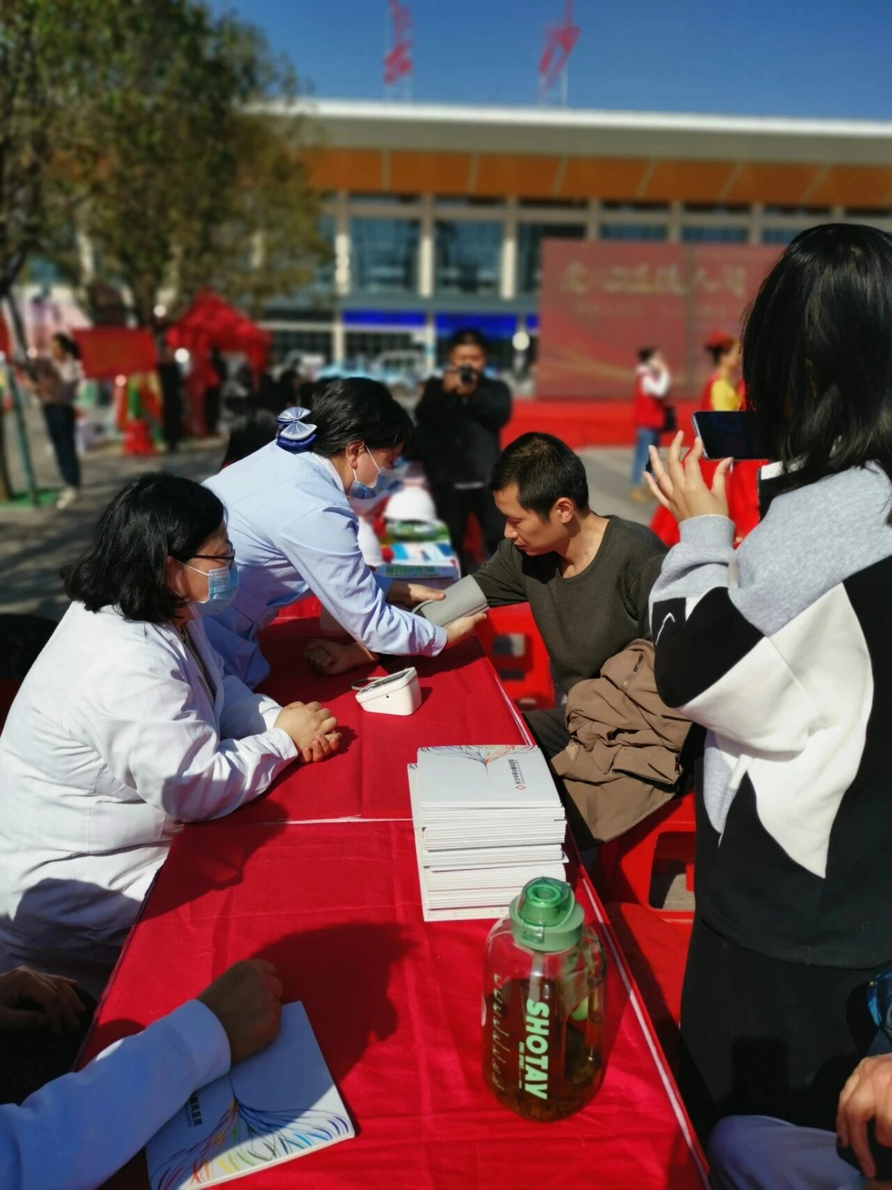 中研皮肤病医院  志愿点亮你我他" 长沙中研皮肤病医院积极响应号召