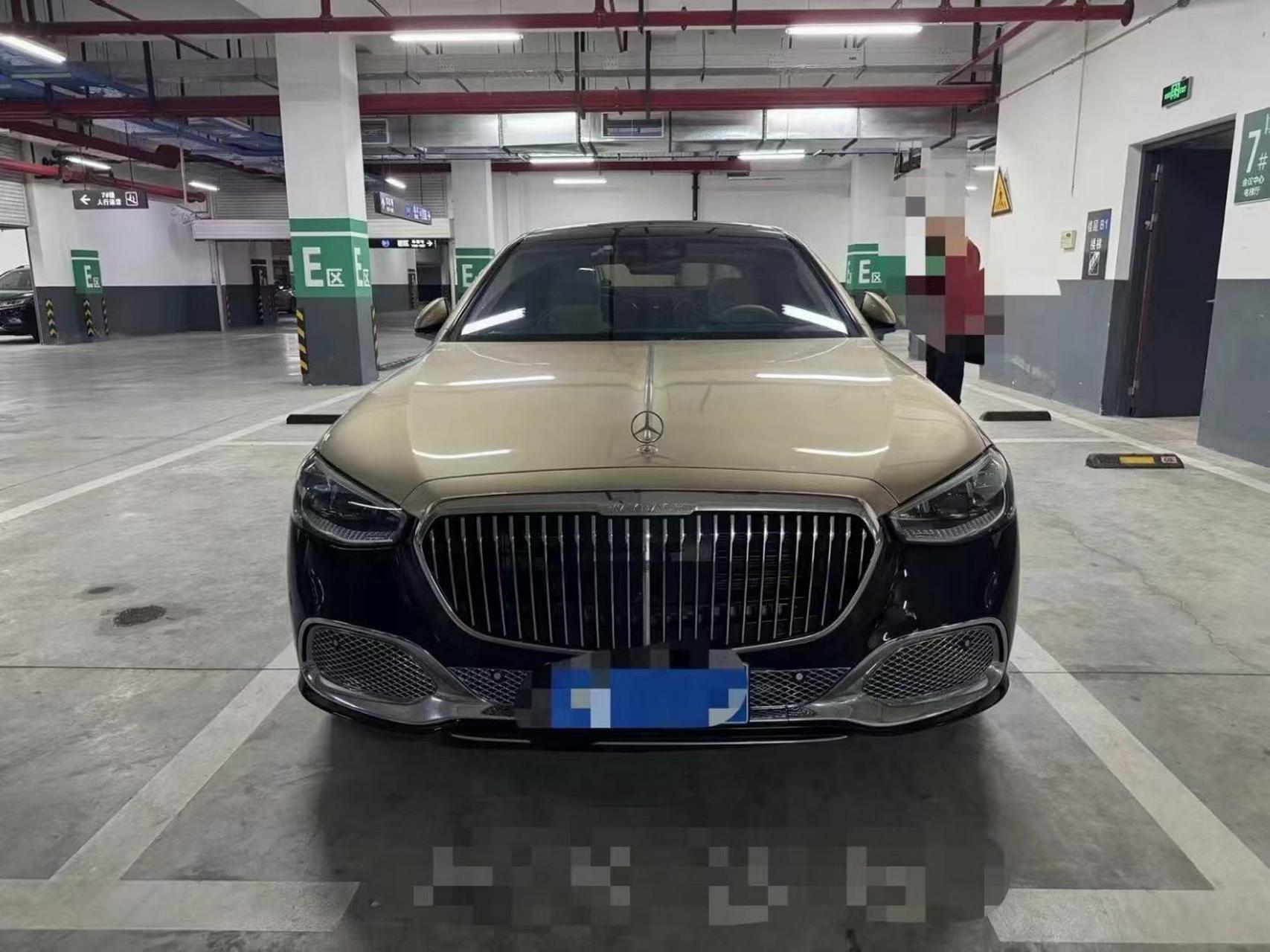 23年9月上牌,迈巴赫s680,2300公里,黑金双拼加价30万  购置税77豪车