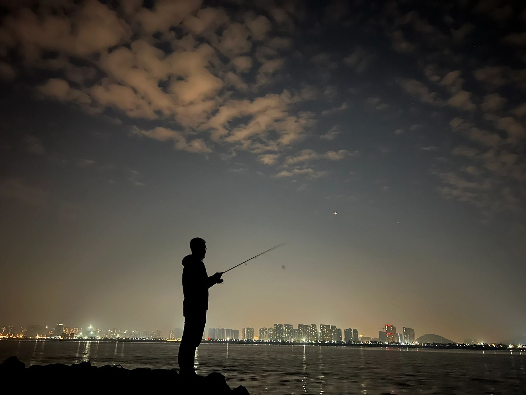 夜晚路亚应该用啥饵?