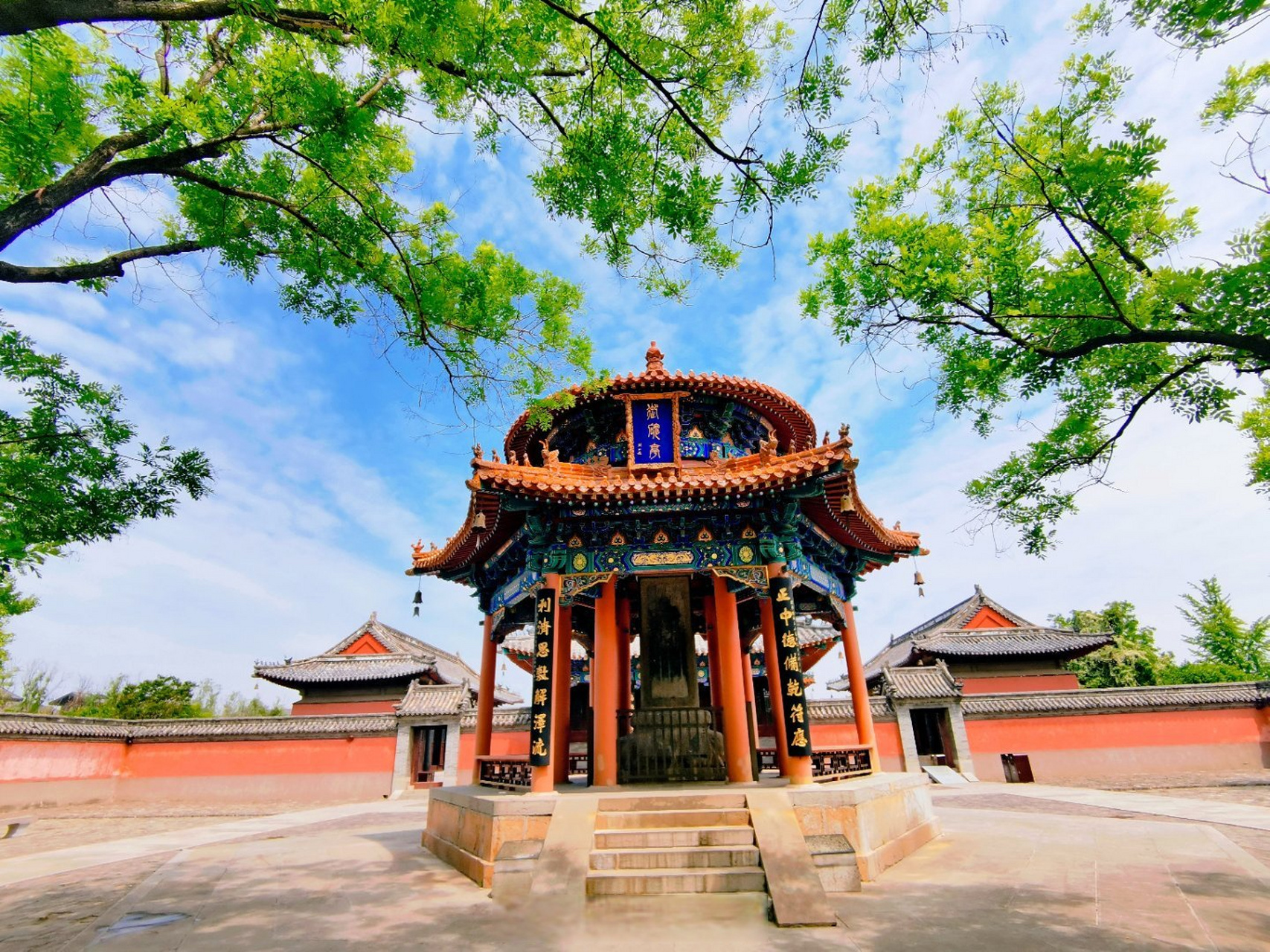 我是第一次来宿迁,对这座苏北古城并不熟悉,所以,只好向当地朋友请教