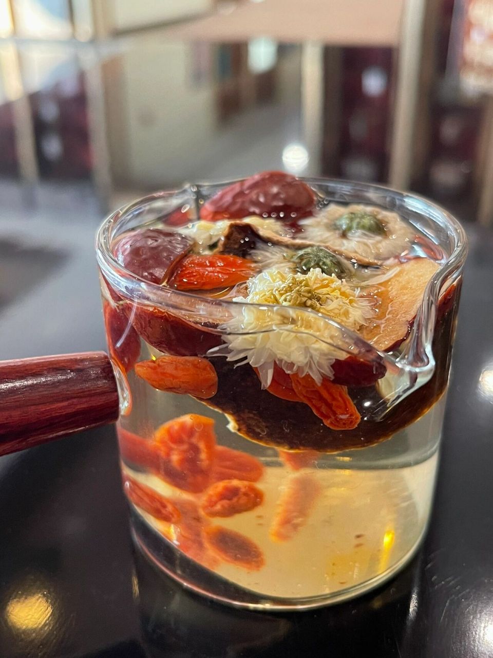 泡一杯菊花陈皮枸杞茶98 陈皮和菊花枸杞泡水的功效 981,清热明目