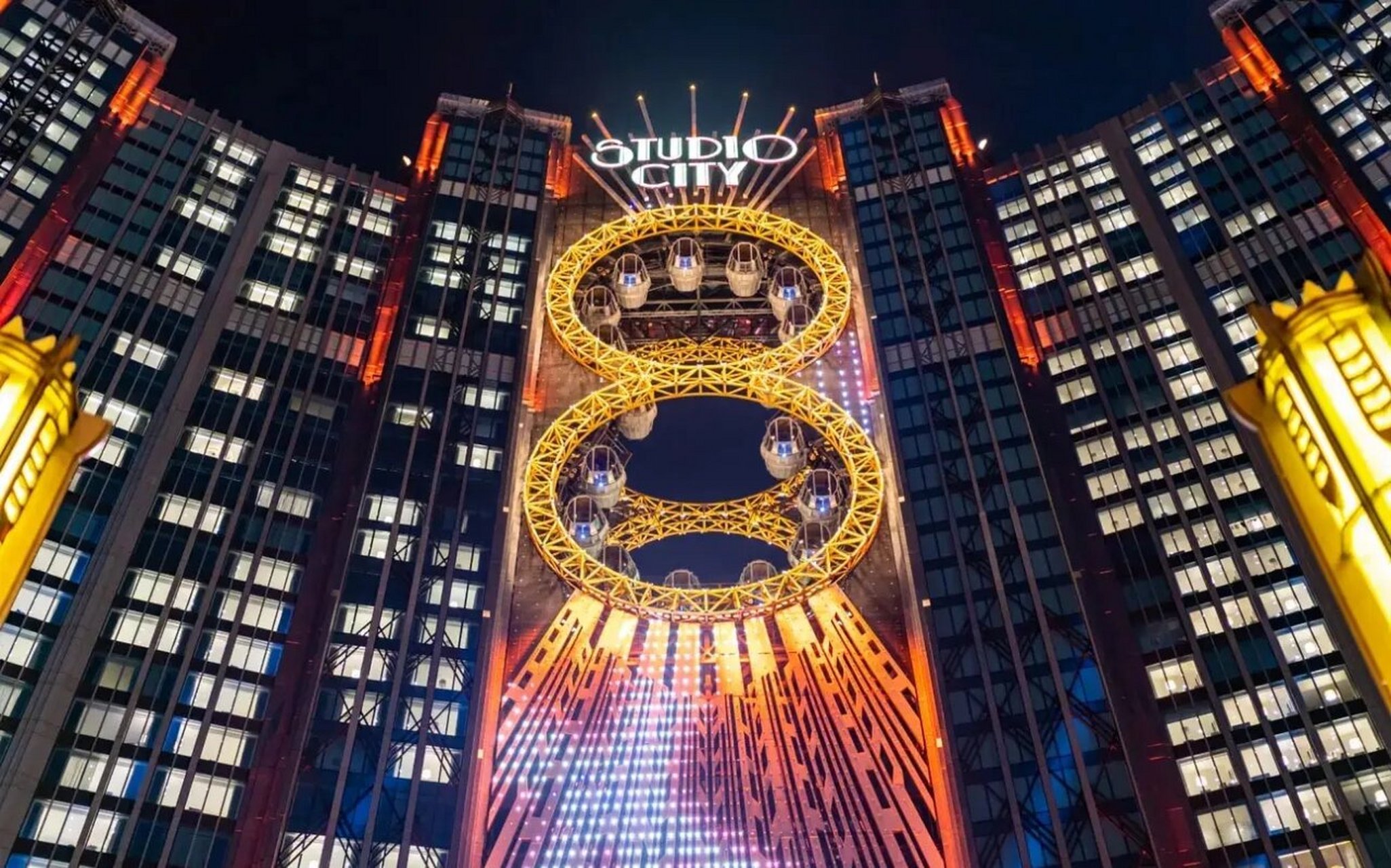 澳门影城"新濠影汇"酒店 澳门新濠影汇,是一处充满热情与活力的场所