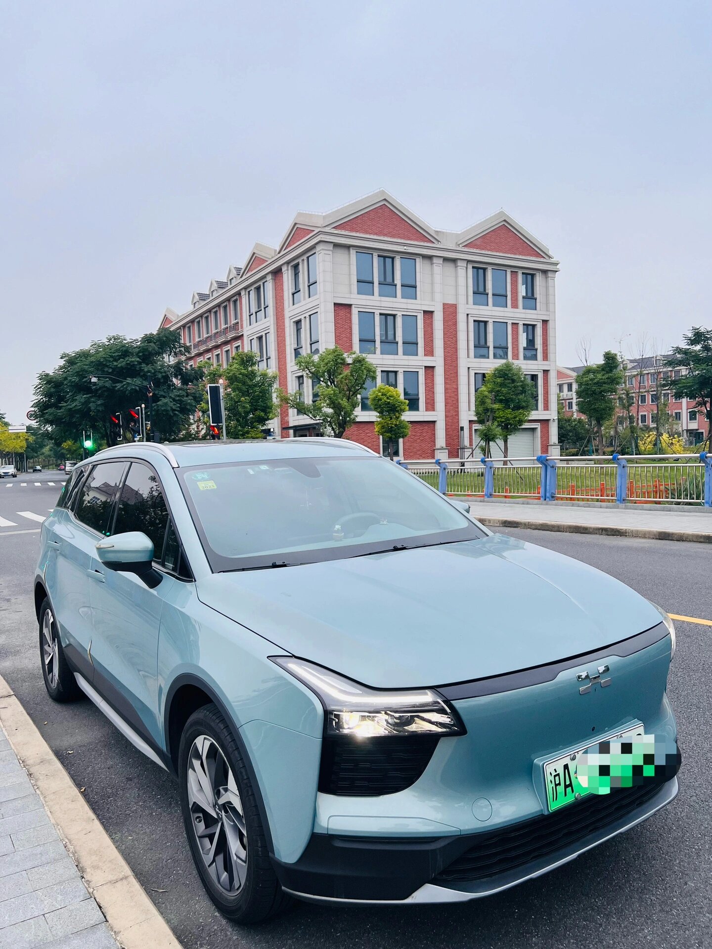 上海沪牌 爱驰u5新能源 电动车 续航500km 上海租车 上海用车 上海