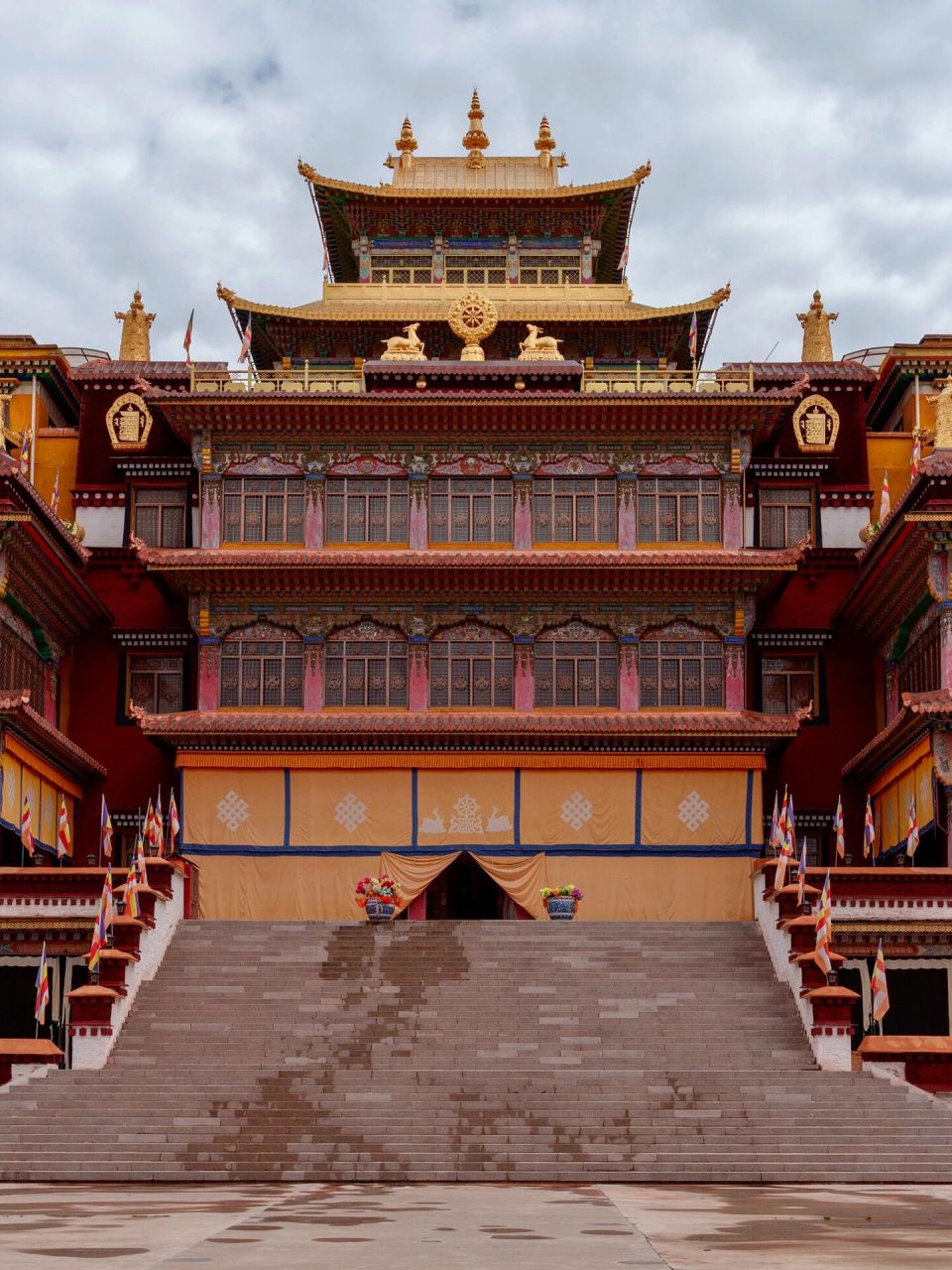 格尔登寺|你没见过的独特祈福91 93这是甘南环线第5天的行程,阿坝