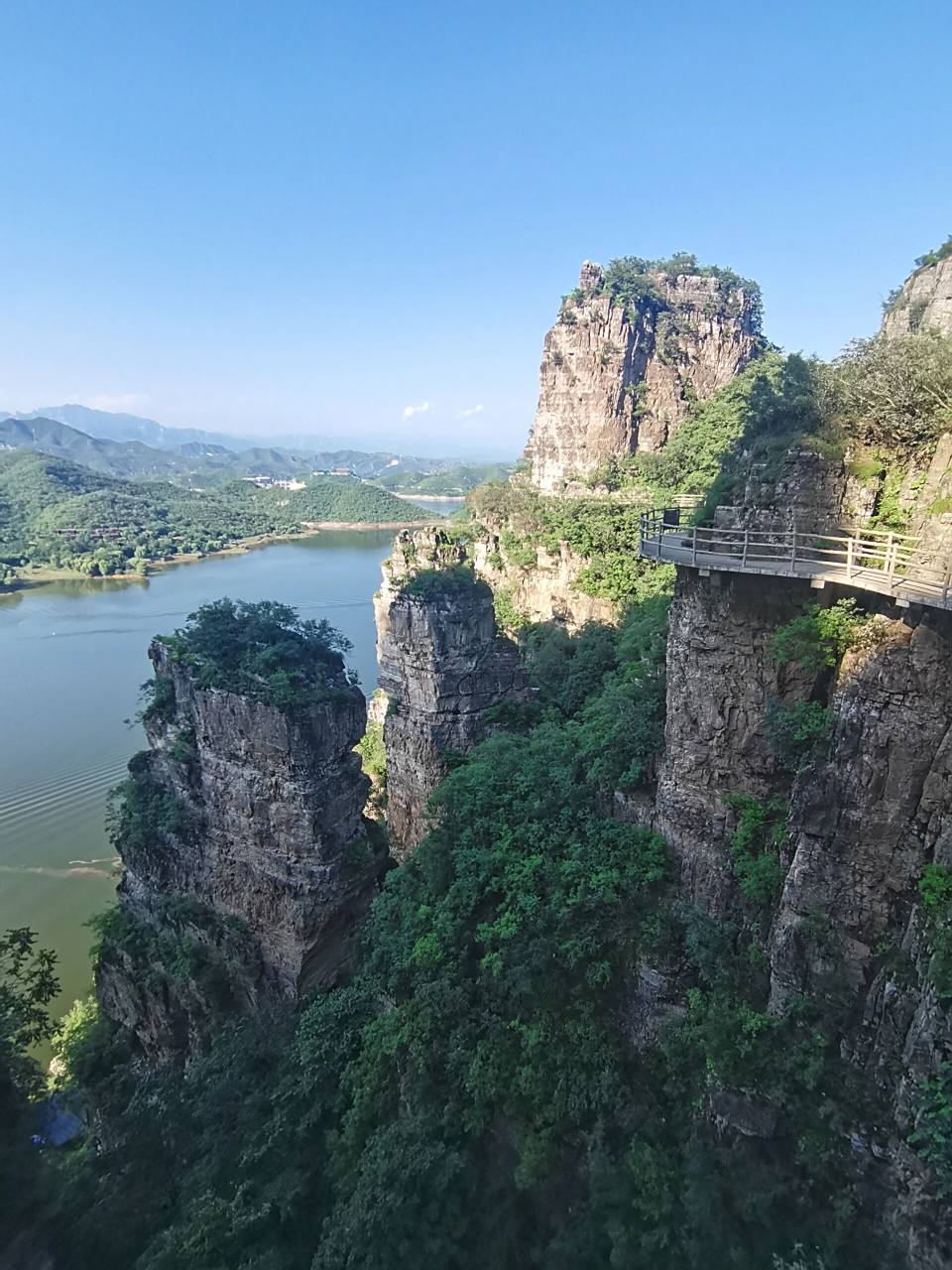 易水湖景区游览攻略 易水湖(安格庄水库)位于河北保定易县安格庄乡,距