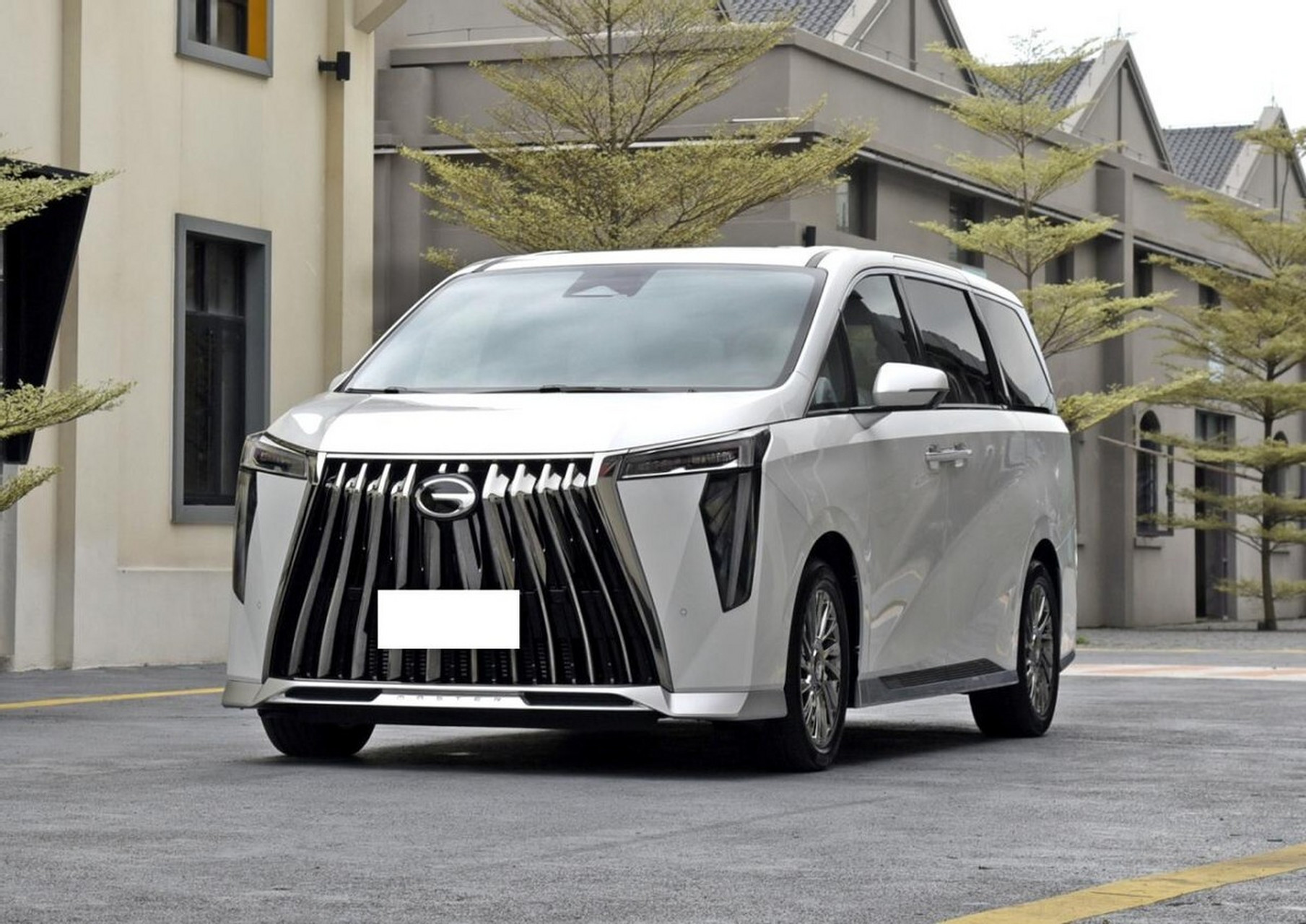 mpv 首批传祺m8"宗师版"来了,气场霸气,动力澎湃,国产mpv标杆!