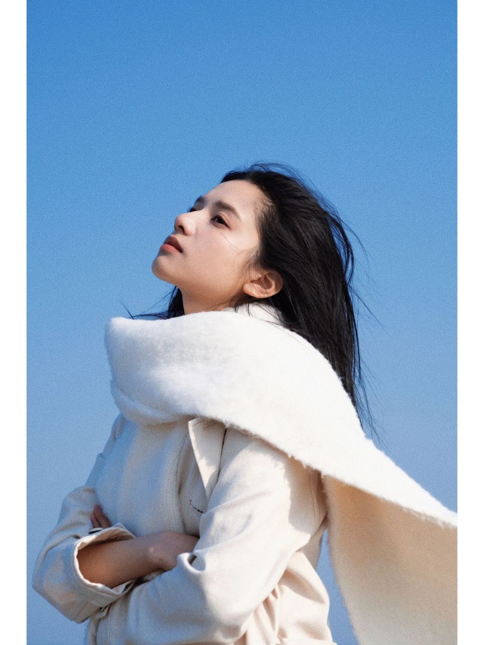 张婧仪 | 《点燃我温暖你》海边大片 邂逅冬日的海,谱写一曲骑士公主