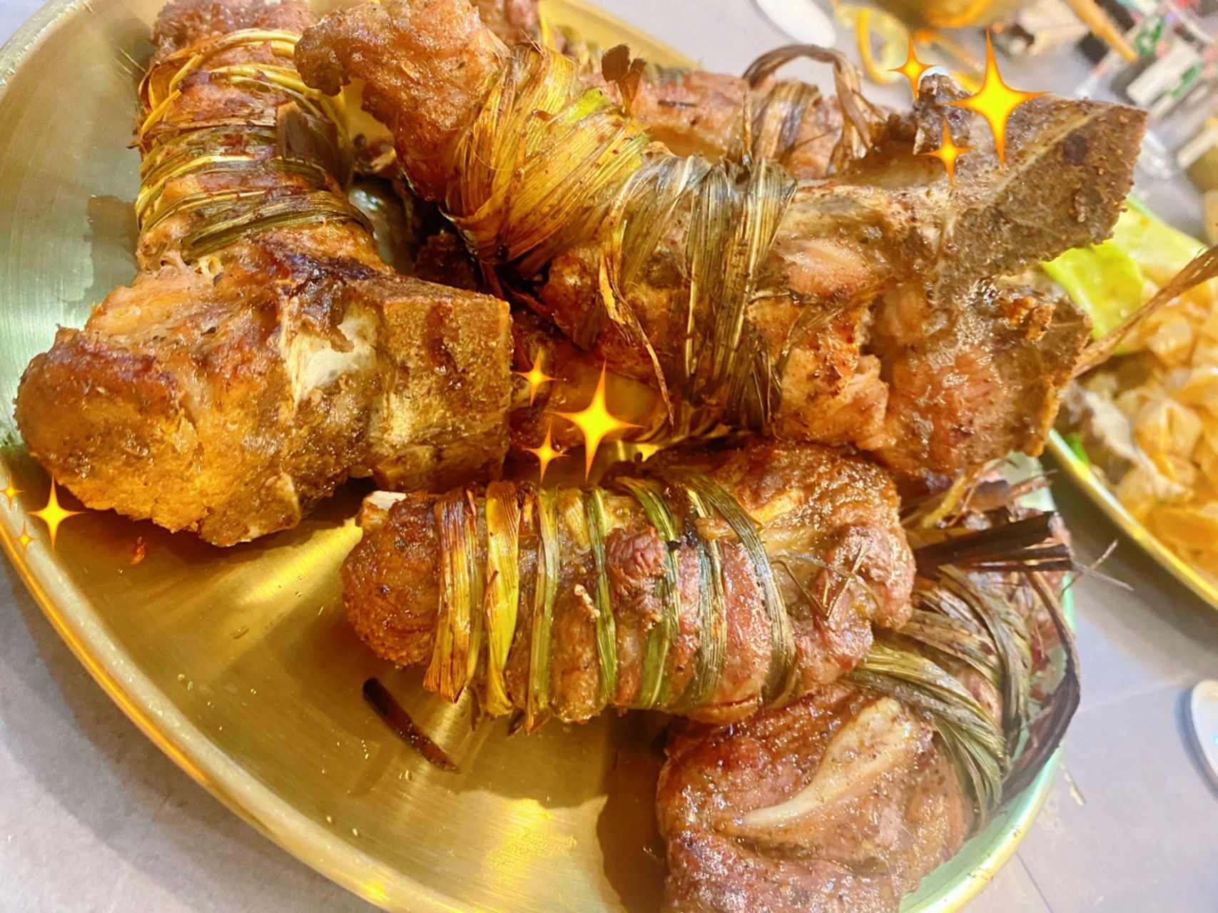 揭秘五更鸡独家秘制香草排骨做法! 五更鸡的排骨有客人可是一口气可以