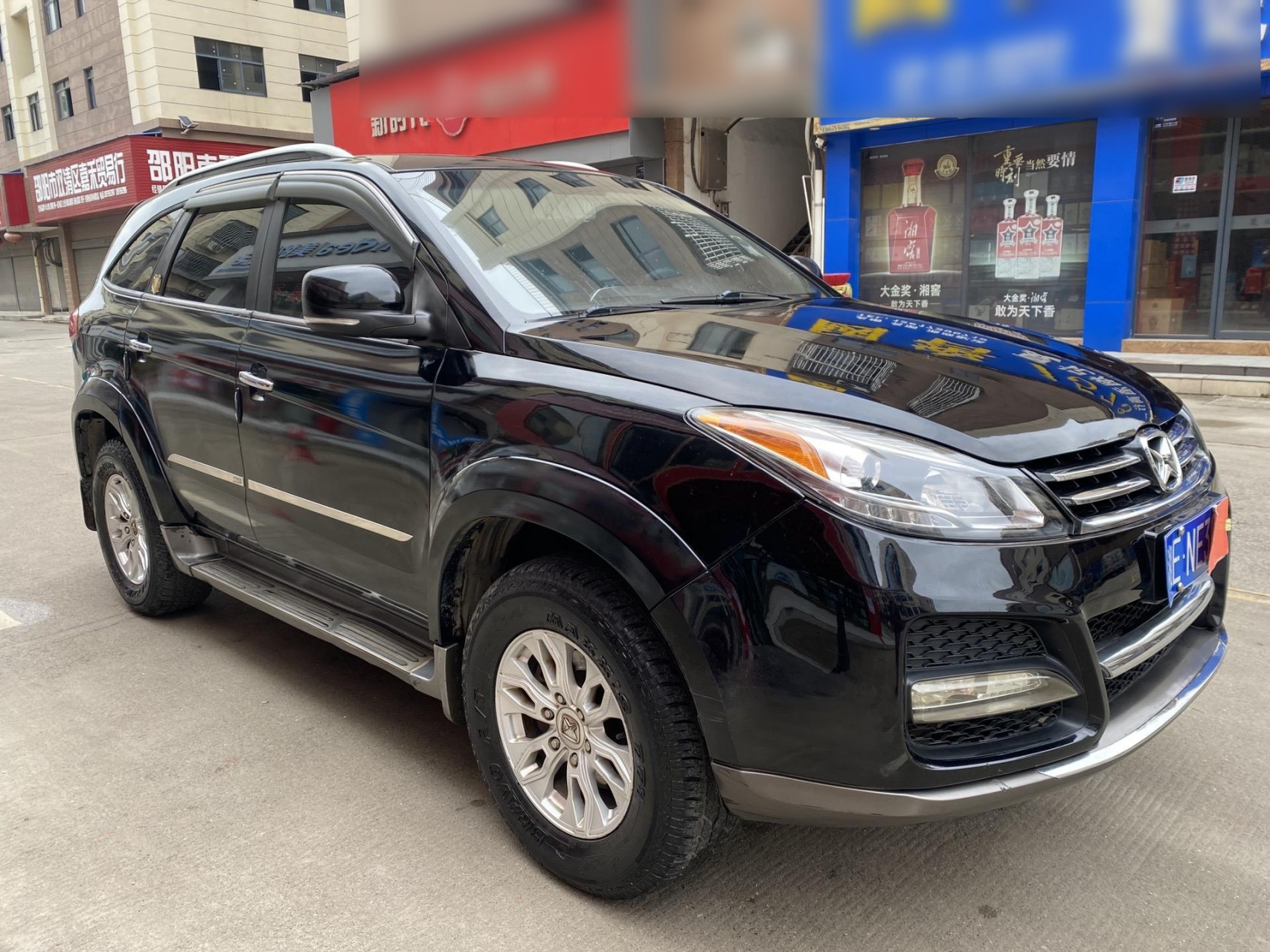 江铃.驭胜s350 全款2.98万,14/2月上牌一手车,柴油两驱2.