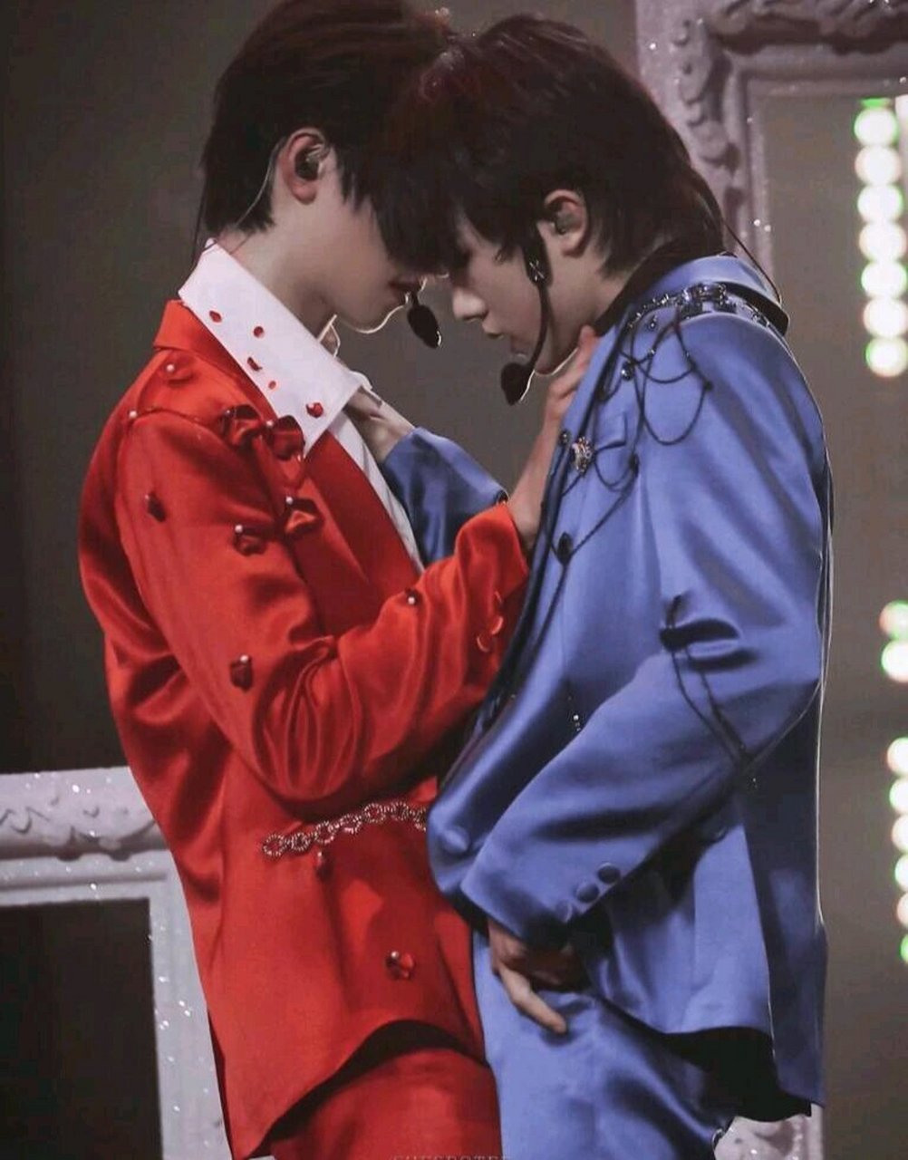 "苏新皓 "嗯～"朱志鑫 当他们几个去医院找朱志鑫的时候,却得知朱志鑫