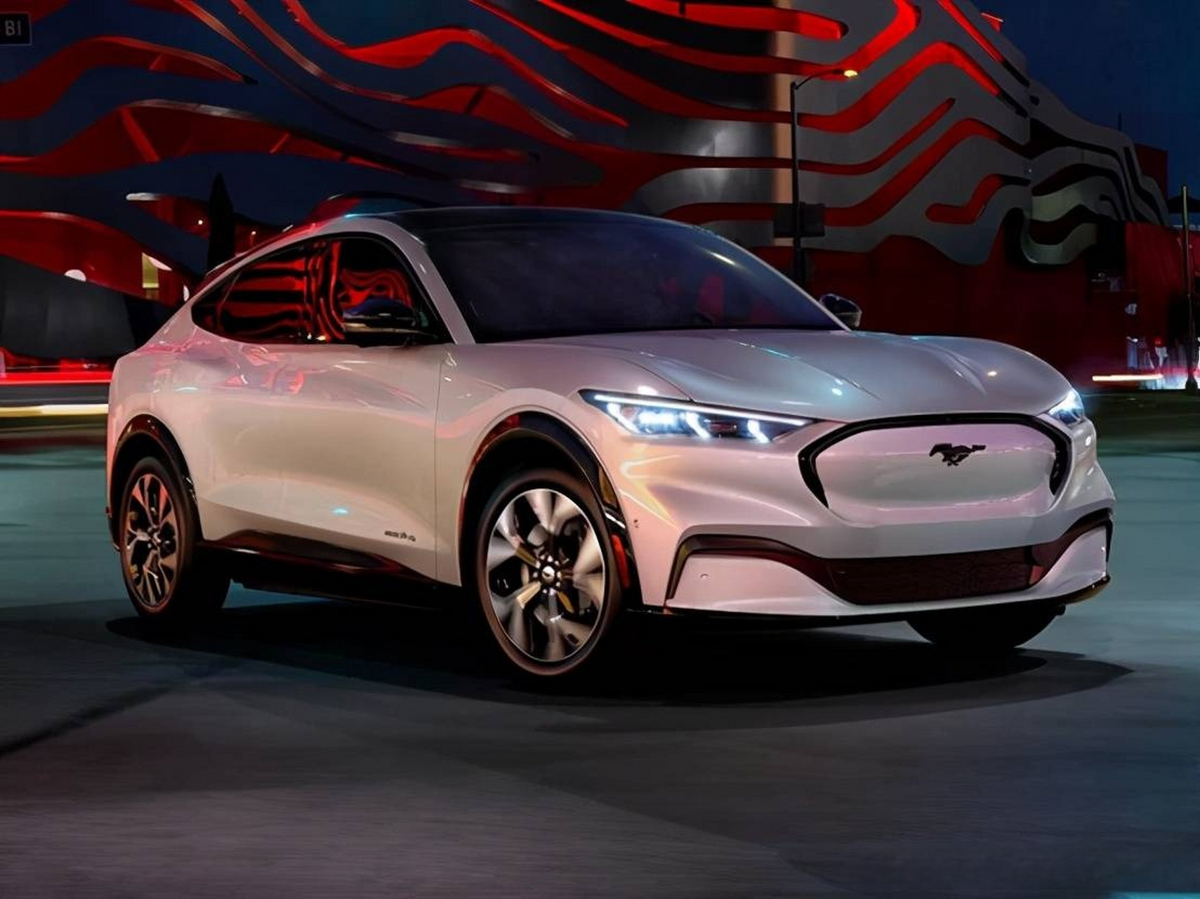 近日,#福特汽车# 福特汽车执行董事长比尔福特表示,美国目前还没有