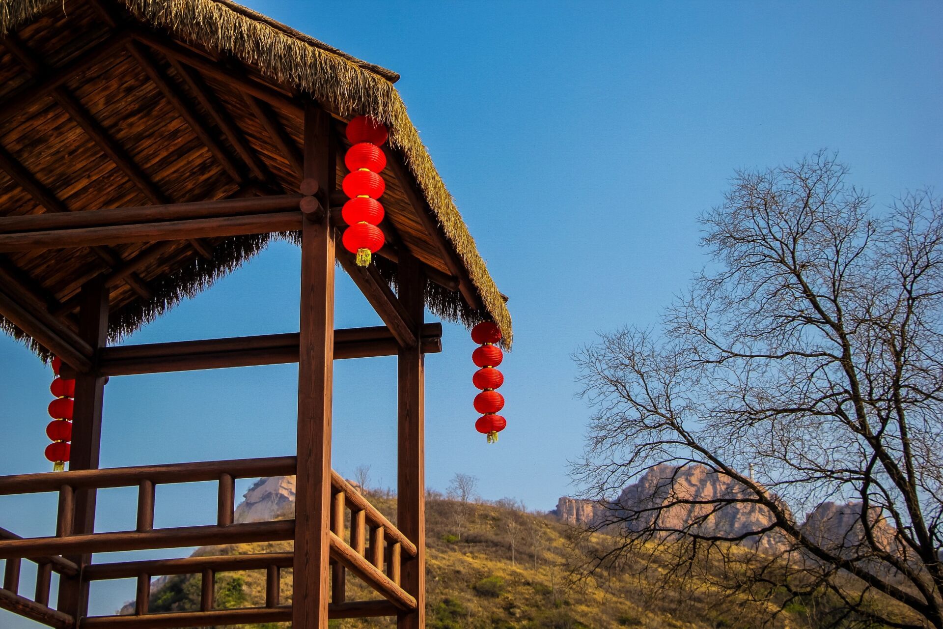 民族风情园 | 彝族,土家族山寨 彝族山寨以彝族文化为主题,采用独特的