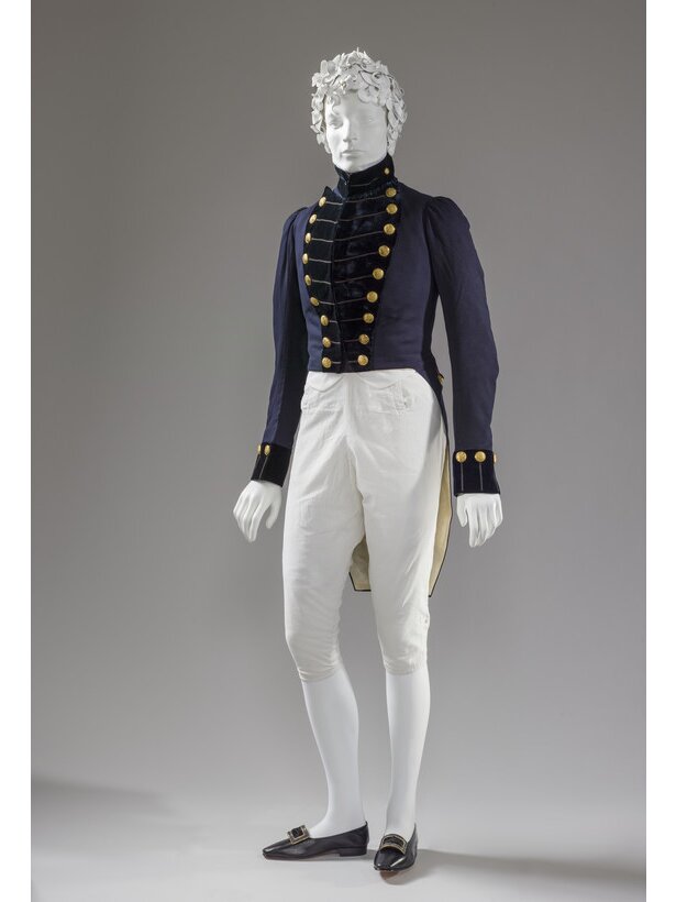 这是三款1820年代的男式套装