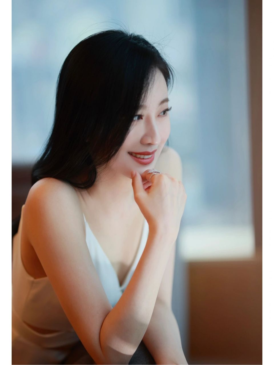 演员王乐君 举止娴雅秀美,风姿绰约妩媚