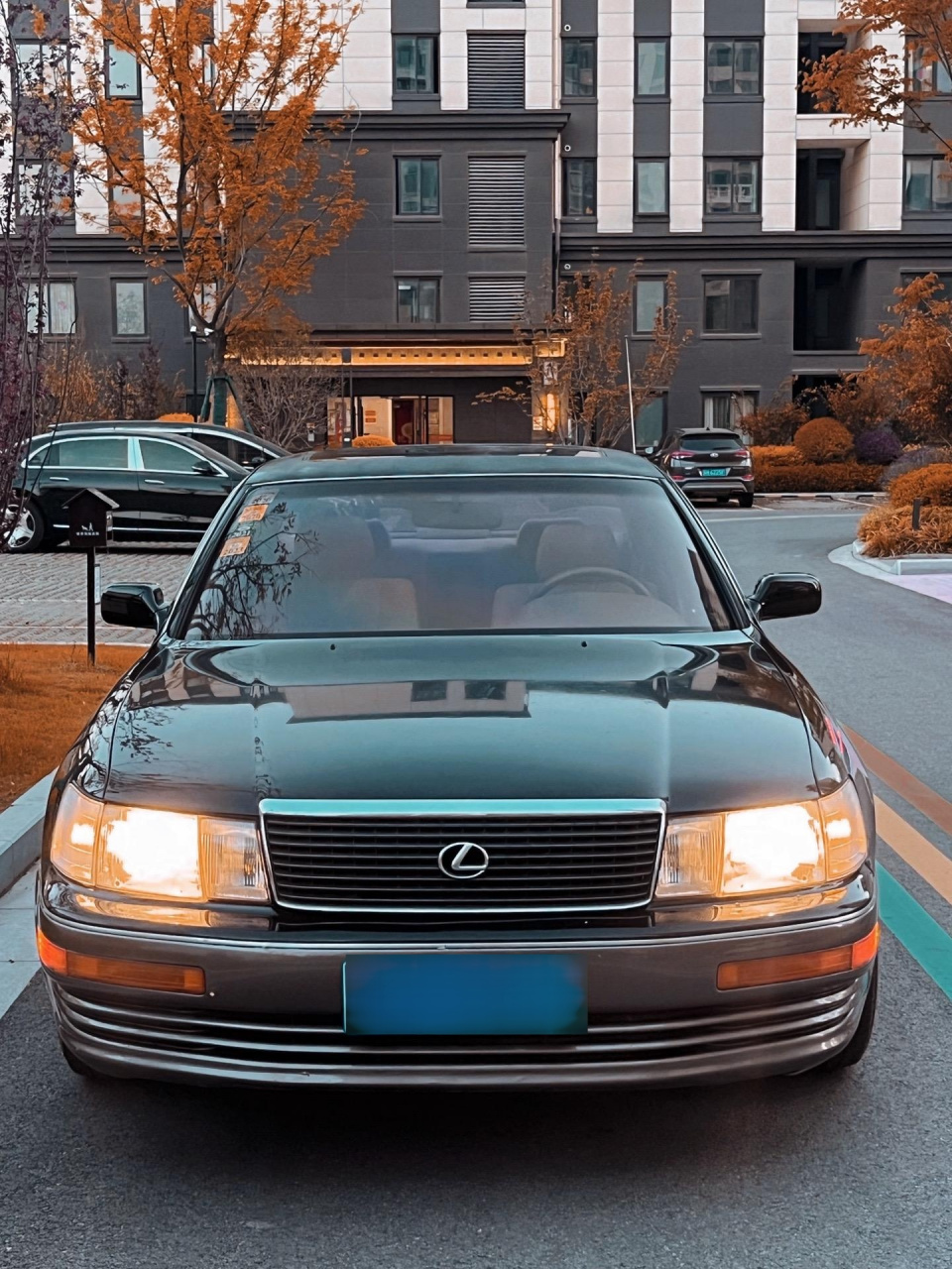 用时五年,耗费近十亿美金终于亮相,第一代虎头凌志ls400,底盘代号ucf