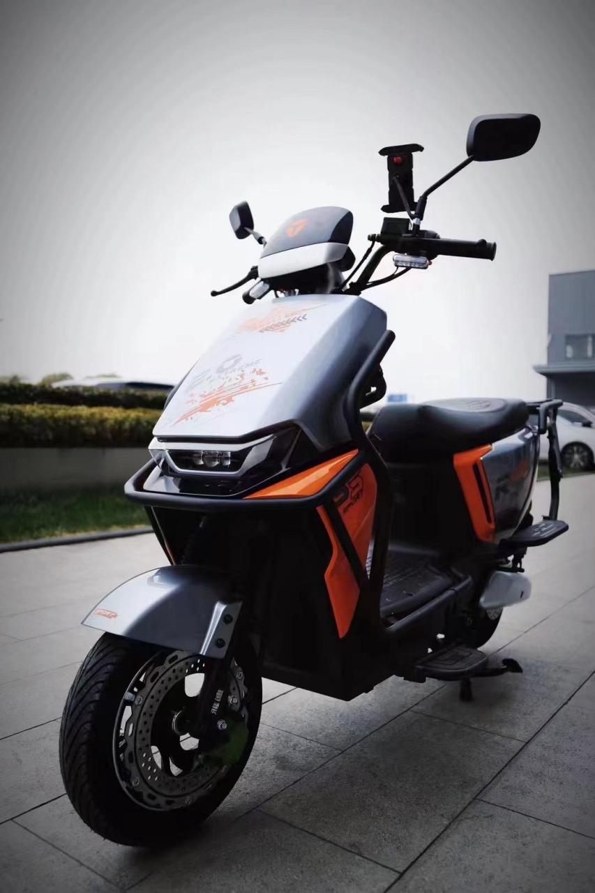 雅迪外卖车超跑gt pro,城市自由穿梭,高效强劲配送! 60-72通配 速度6.