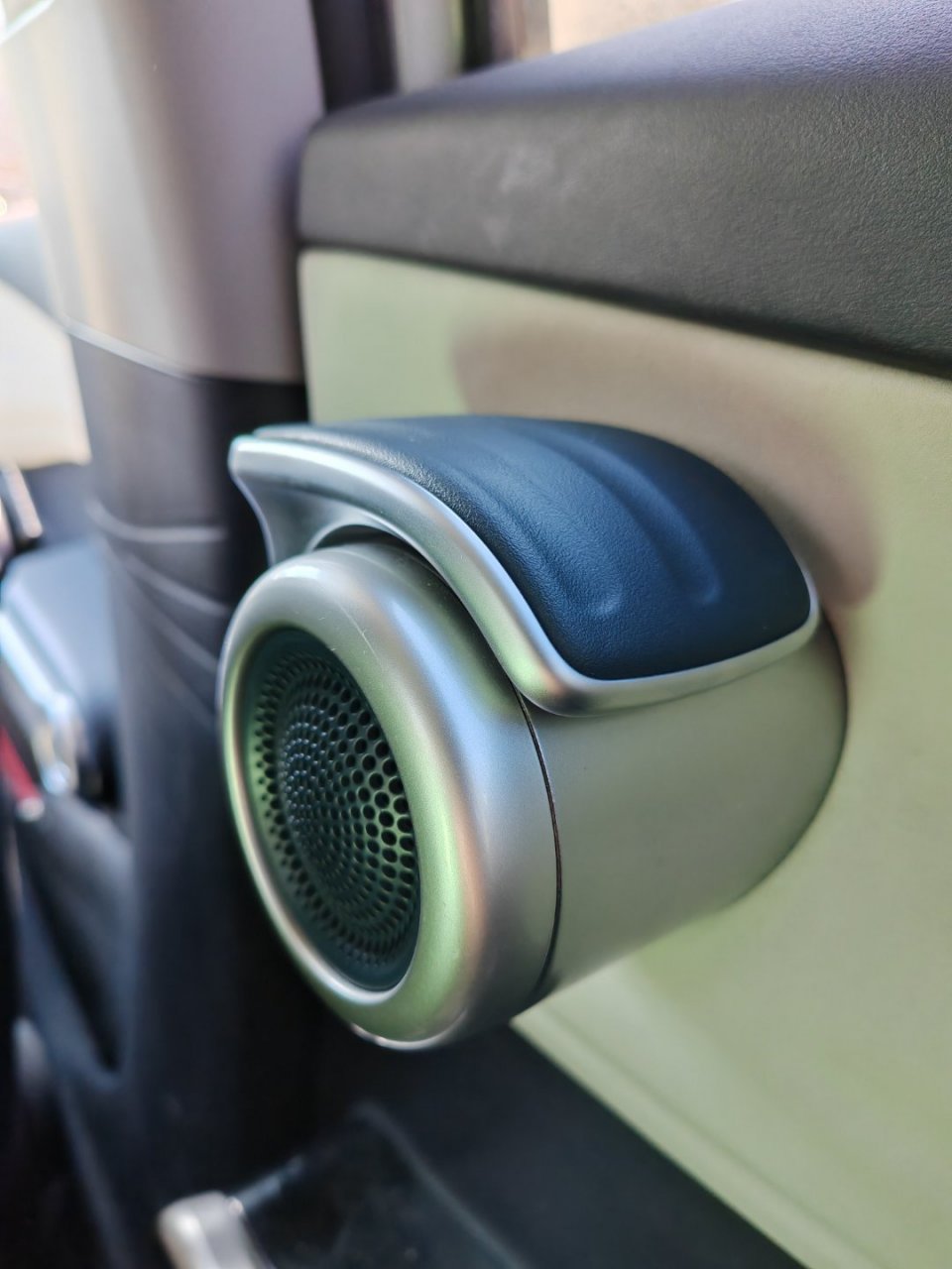 第一次打到比亚迪元plus,这个车内门把手有点特别,有人说像水龙头?