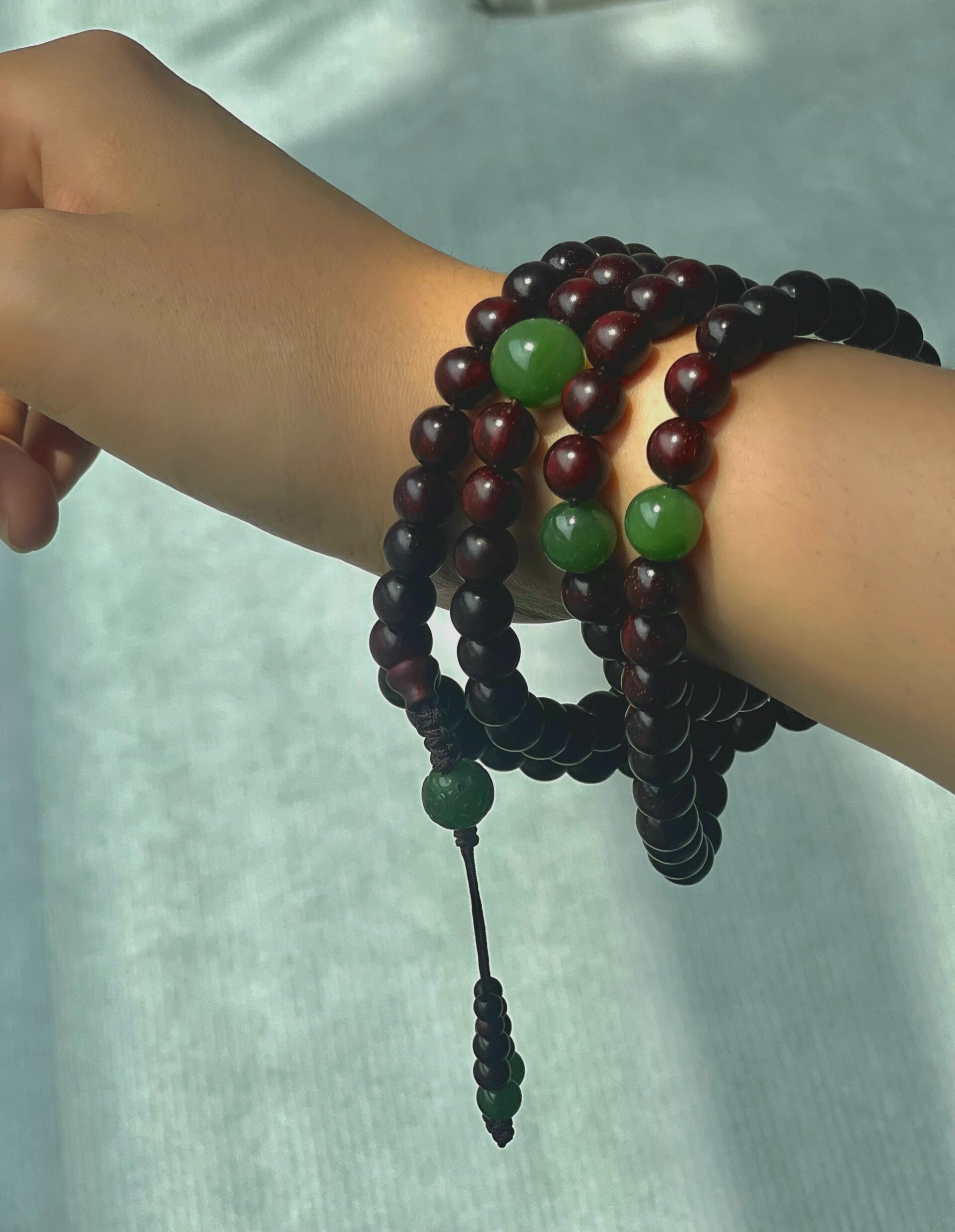 自己动手 丰衣足食:小叶紫檀佛珠搭配碧玉