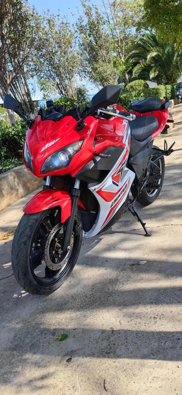 绝版车型小忍者电动车地平线电动车大趴赛电趴,72伏60安锂电池21串