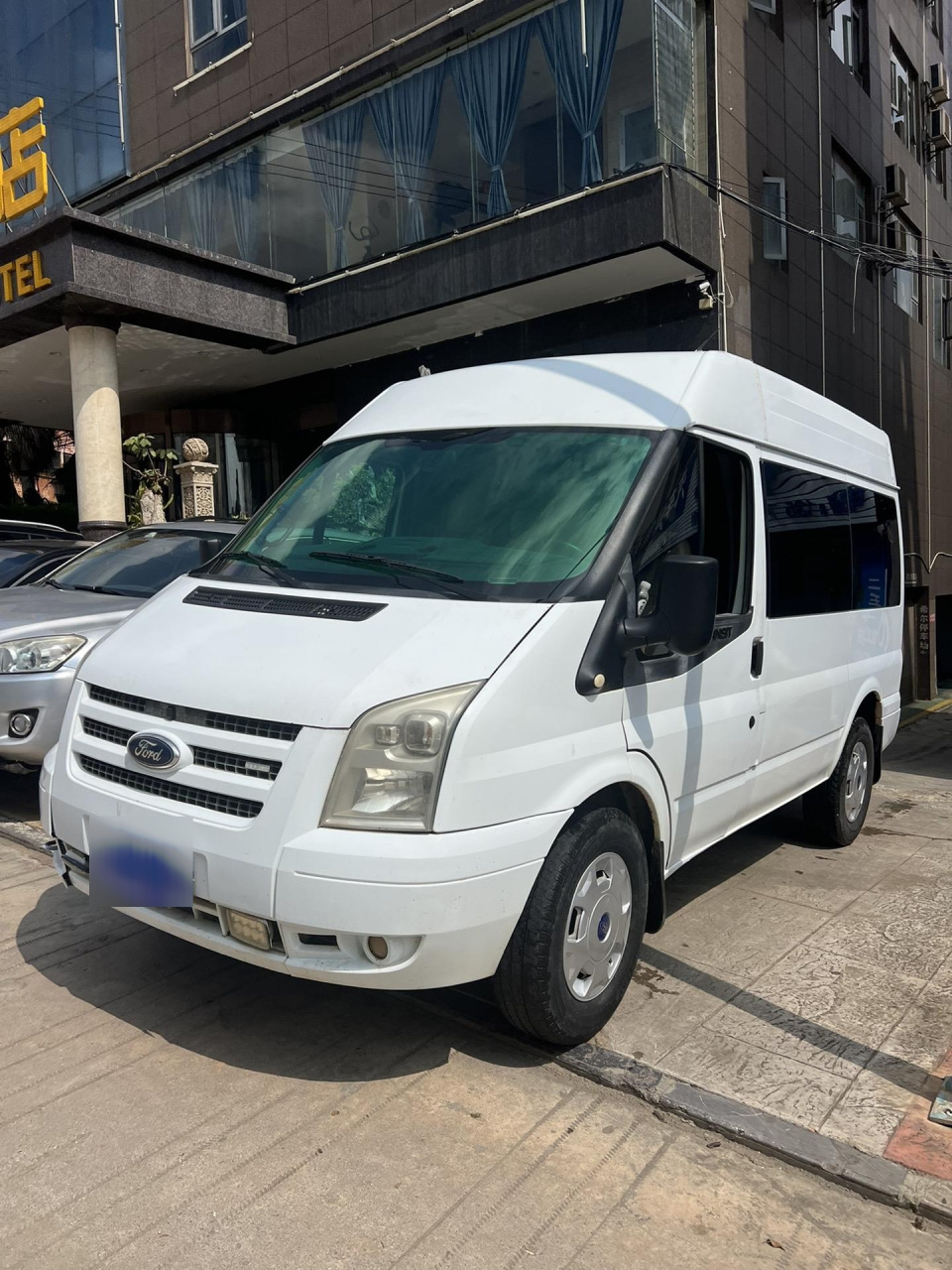 全顺新时代,11年11月出生,柴油2.4t6座精品货,3.98个包过户.