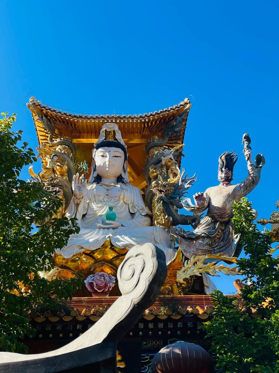 京郊"邪寺" 白瀑寺 北京门头沟区白瀑寺,一座拥有900多年历史的辽代