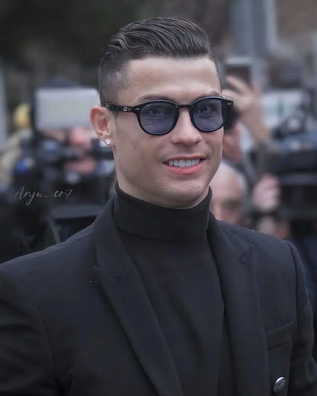 c罗高清壁纸&头像第二弹 嫌不够的朋友,可以翻翻我前面的第一弹,后续