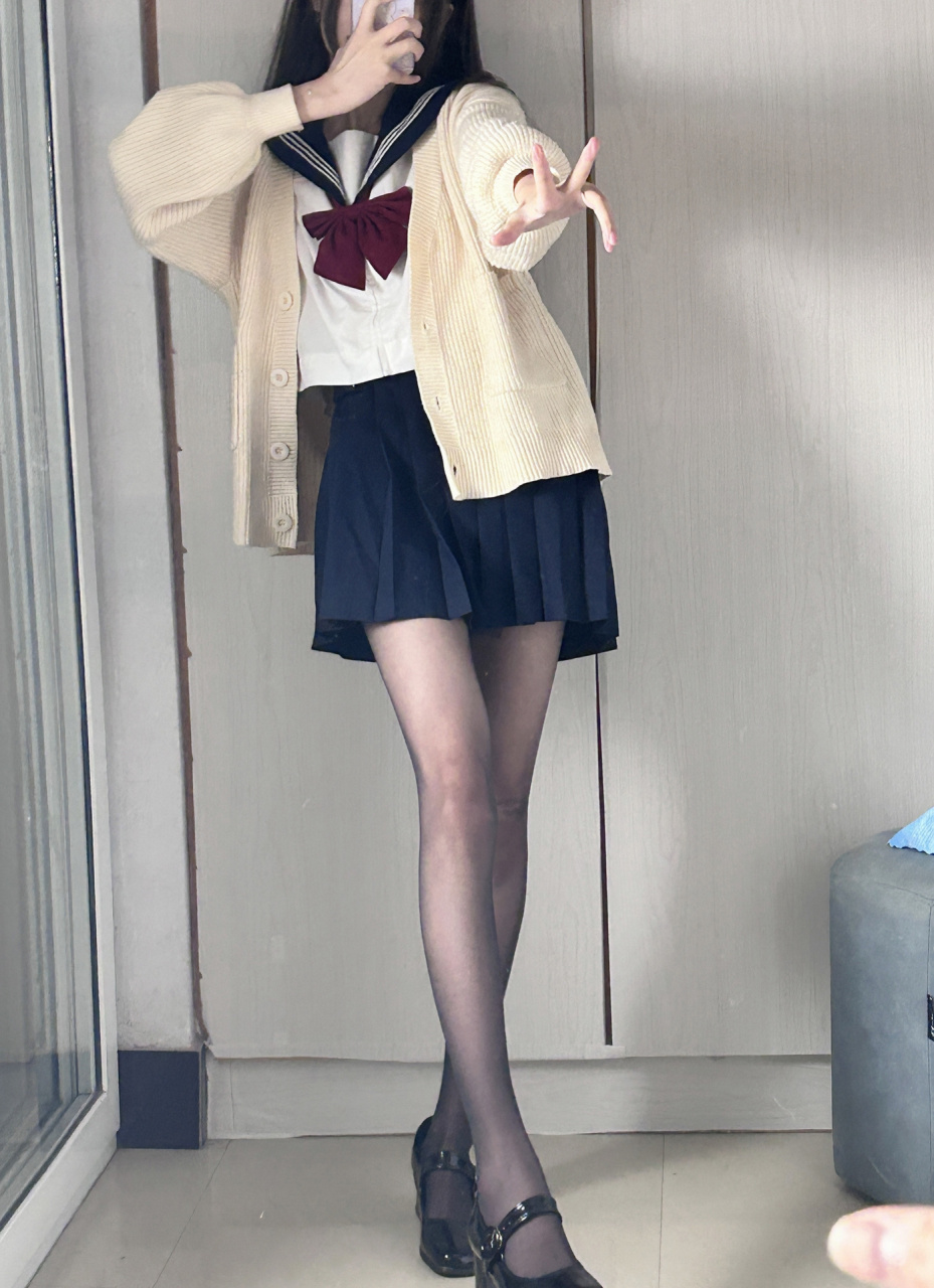 jk黑丝学妹穿搭真的好绝!