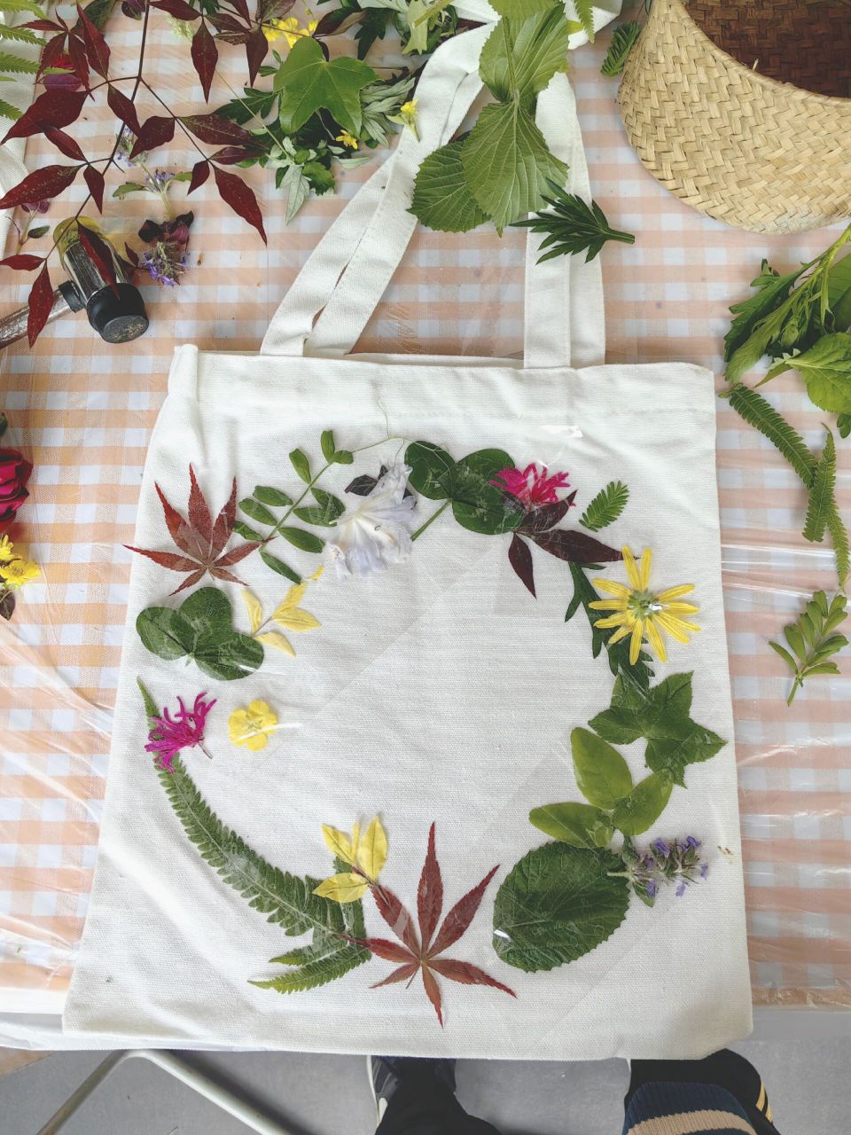 植物拓染 今天第一次玩拓染,太解压了,成品也挺好看的