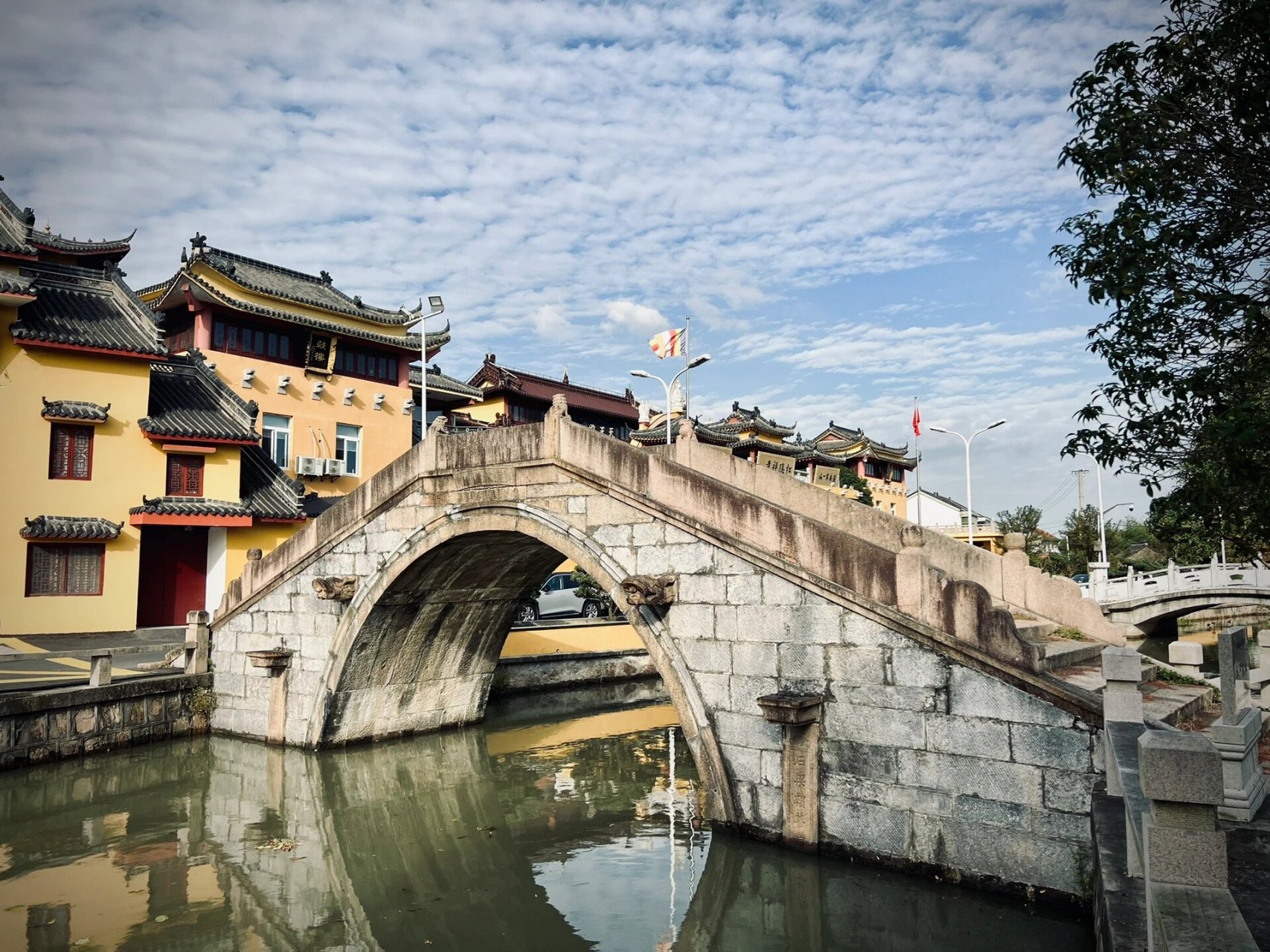 松隐禅寺 ,又名,位于上海市金山区亭林镇的内,是一座七级砖木结构的楼