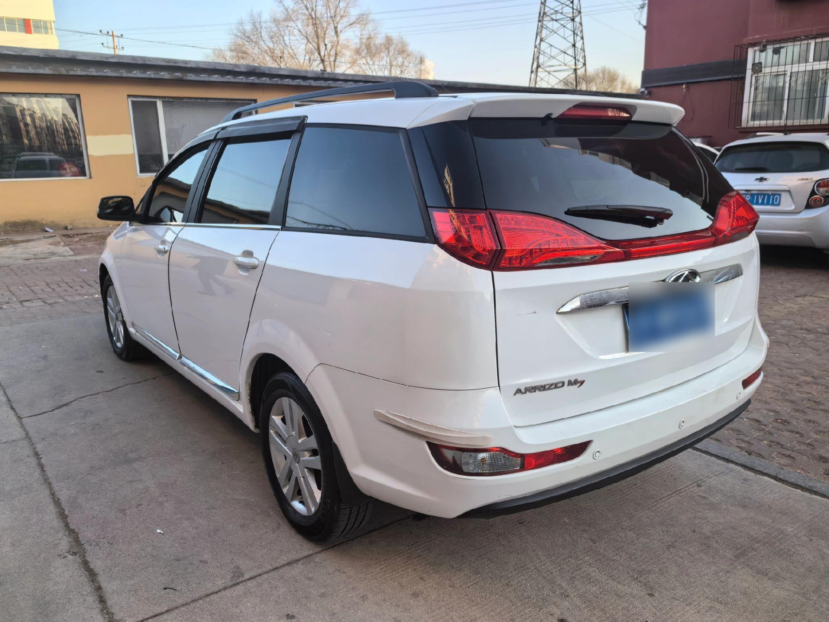 新到外地一手15年底奇瑞艾瑞泽m7自动挡天窗7坐顶配,车况原版,一多半