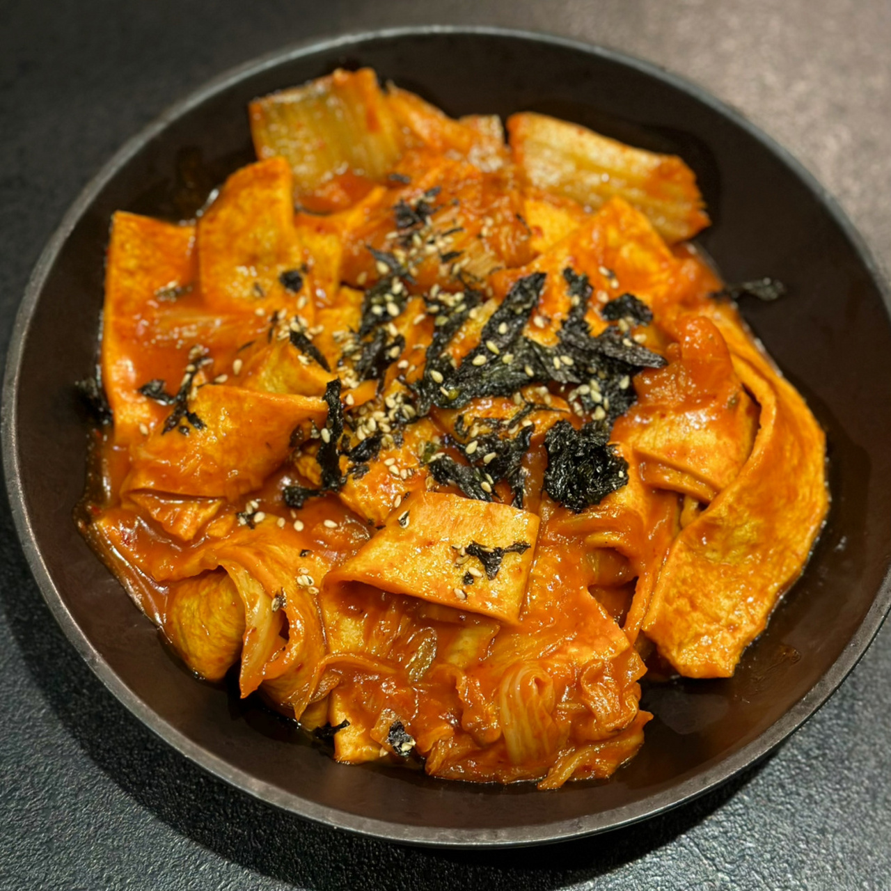 9297食谱分享|泡菜炒鱼饼 步骤: 16615鱼饼不用解冻,冷水一冲