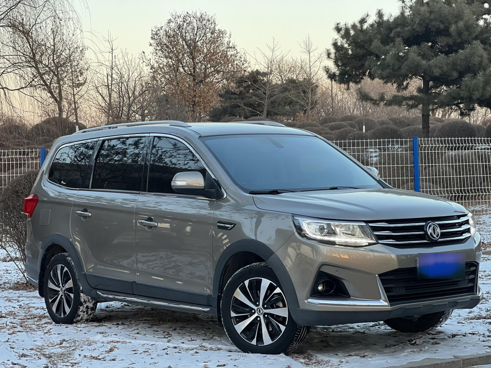 2017年上牌东风景逸x6大suv,七座高配,1.5t排量!