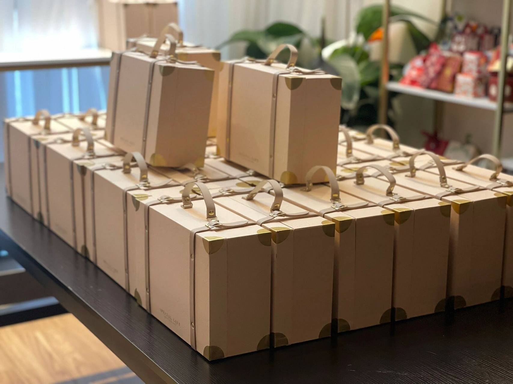 宴会伴手礼|送它真的又实用又高端大气97 一款手提箱伴手礼礼盒