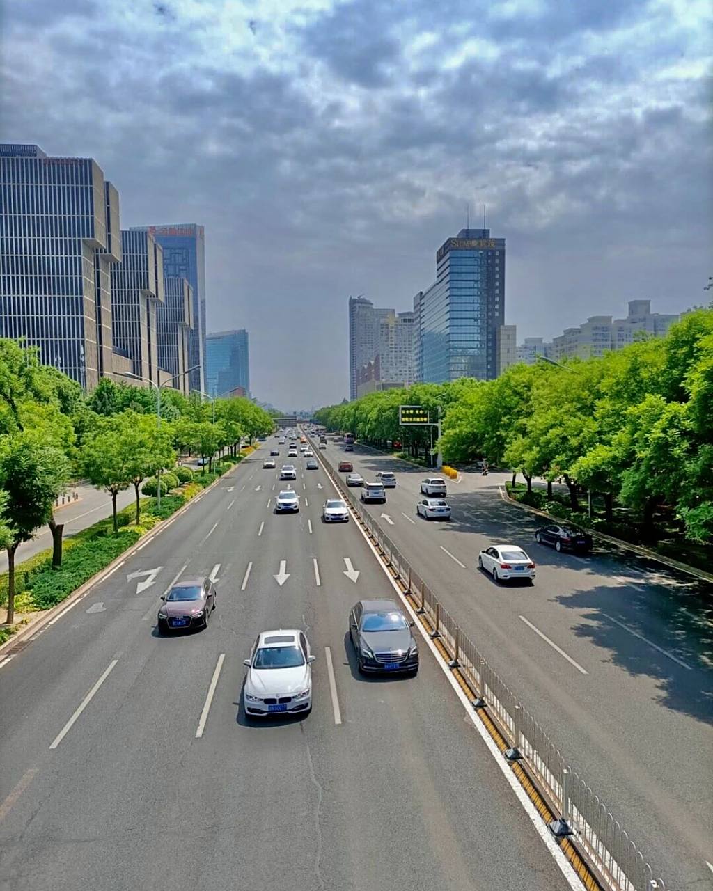 原创高清城市街景图片 曾说好在此相遇,而你却到了其他城市与某人在相