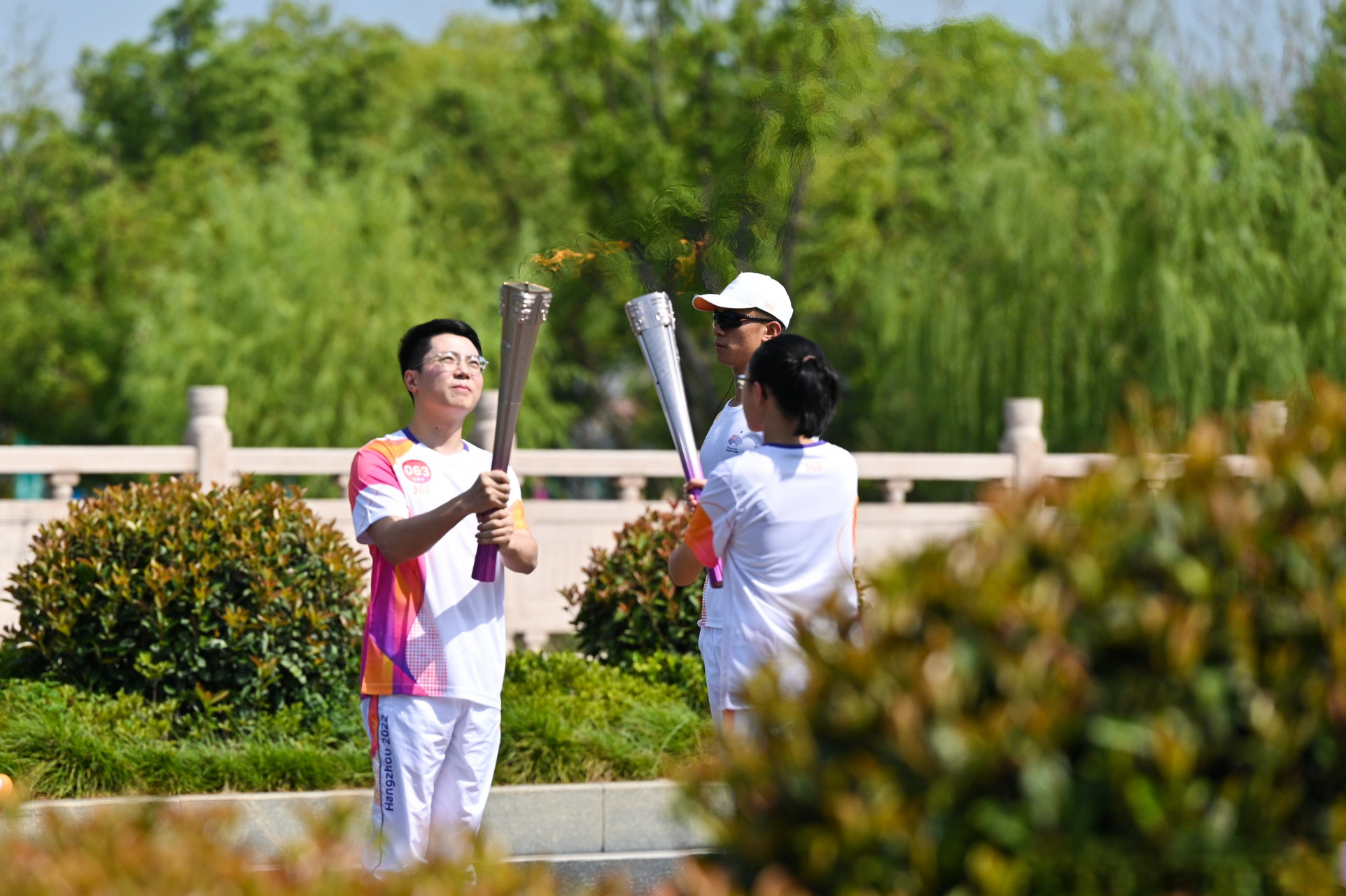 好家伙,一加李杰去了当 2023 杭州亚运嘉兴站火炬手