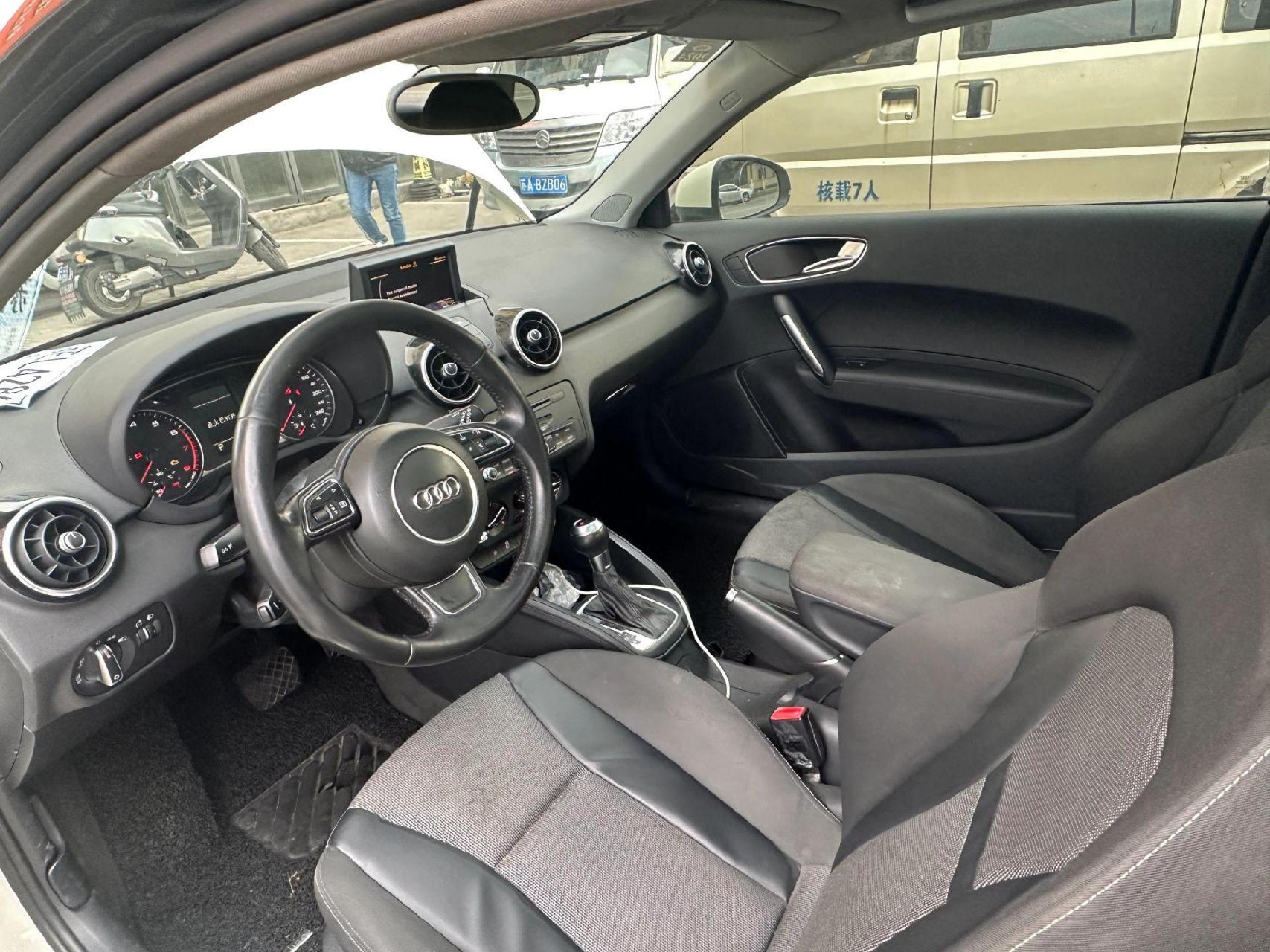 两门奥迪a1,比利时纯进口 1.4t发动机,动力十足